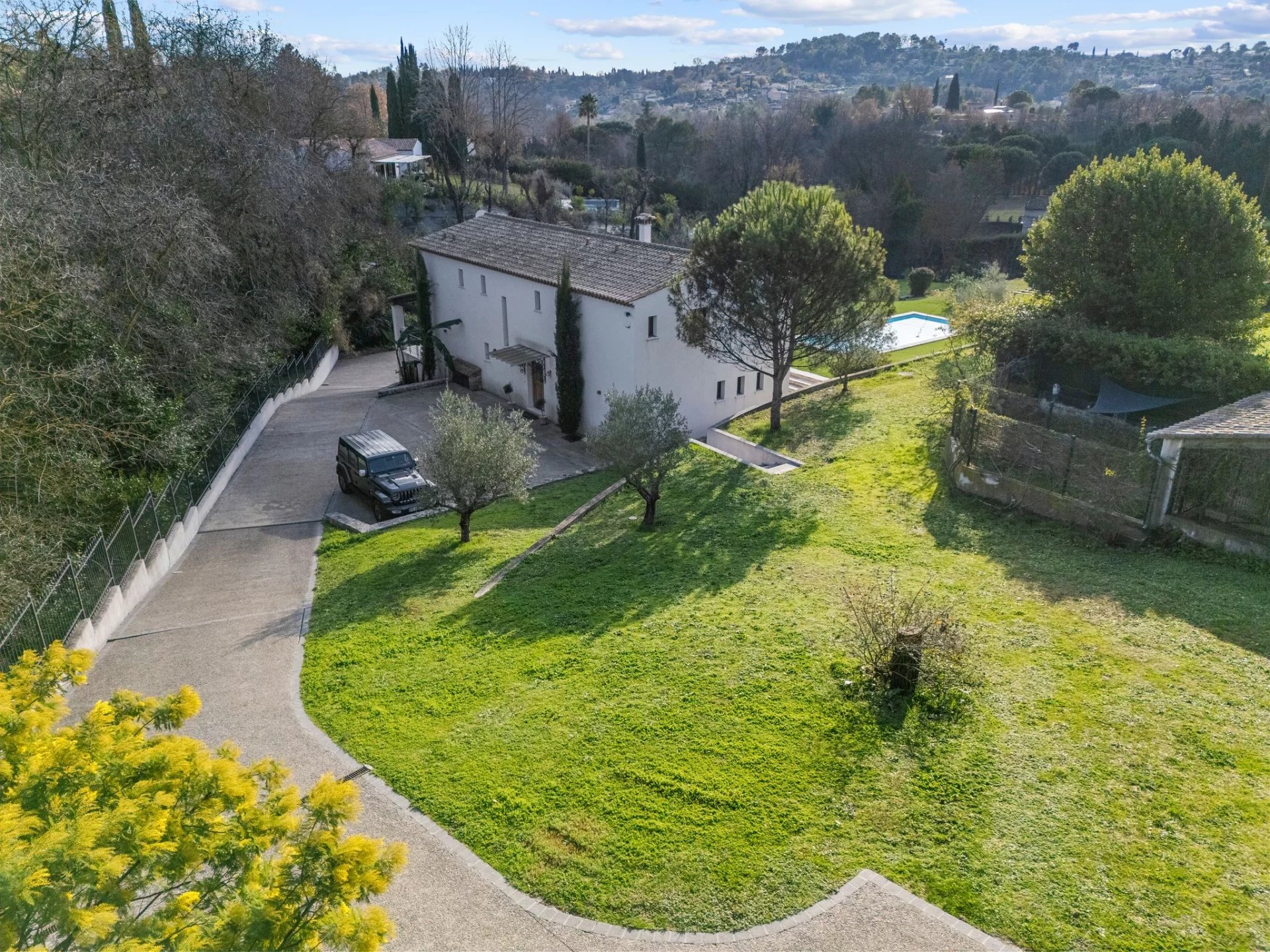 Beautiful modern bastide in absolute peace and quiet
