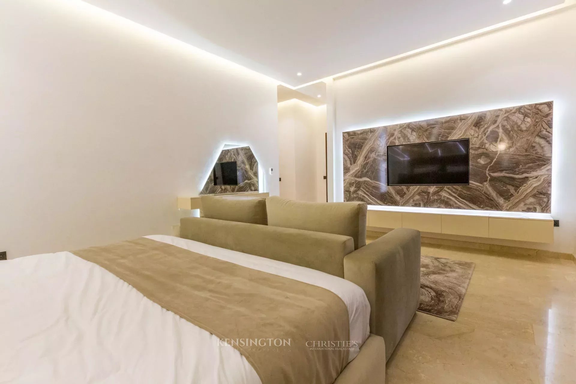 5 Bedroom Villa/Townhouse's Image 19