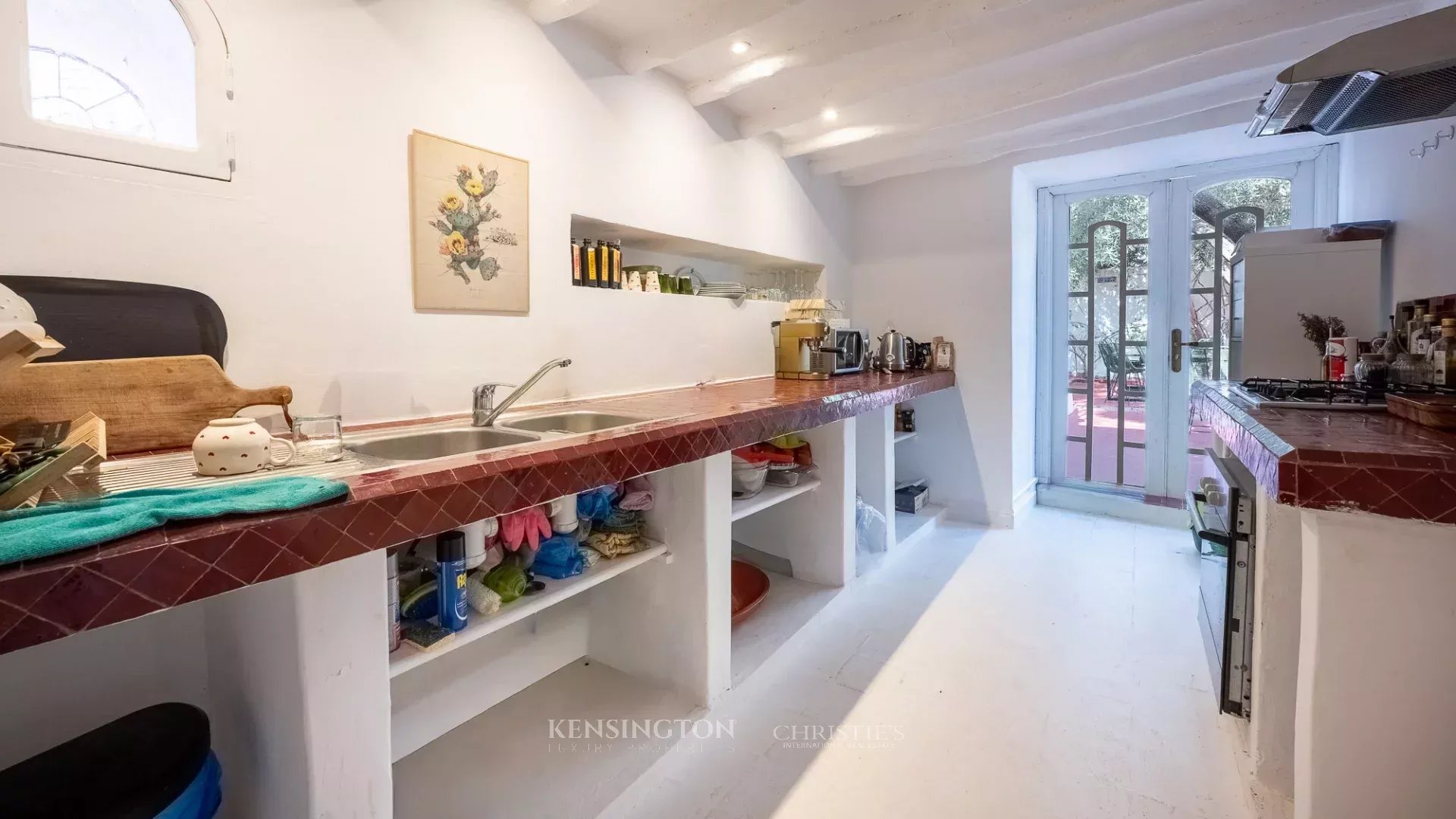 9 Bedroom Villa/Townhouse's Image 39