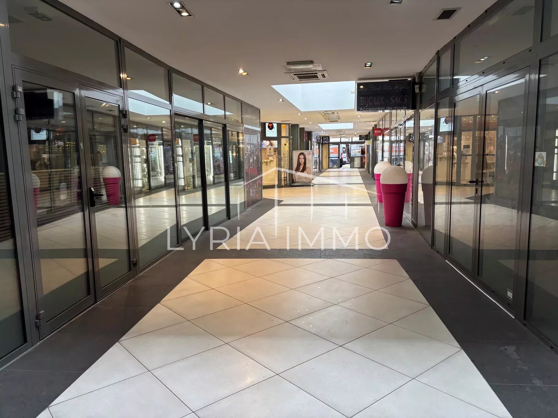 Agence immobilière de 