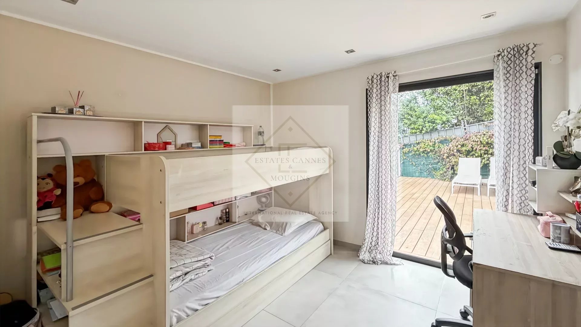 Villa moderne – vue collines, proche Cannes — photo 18