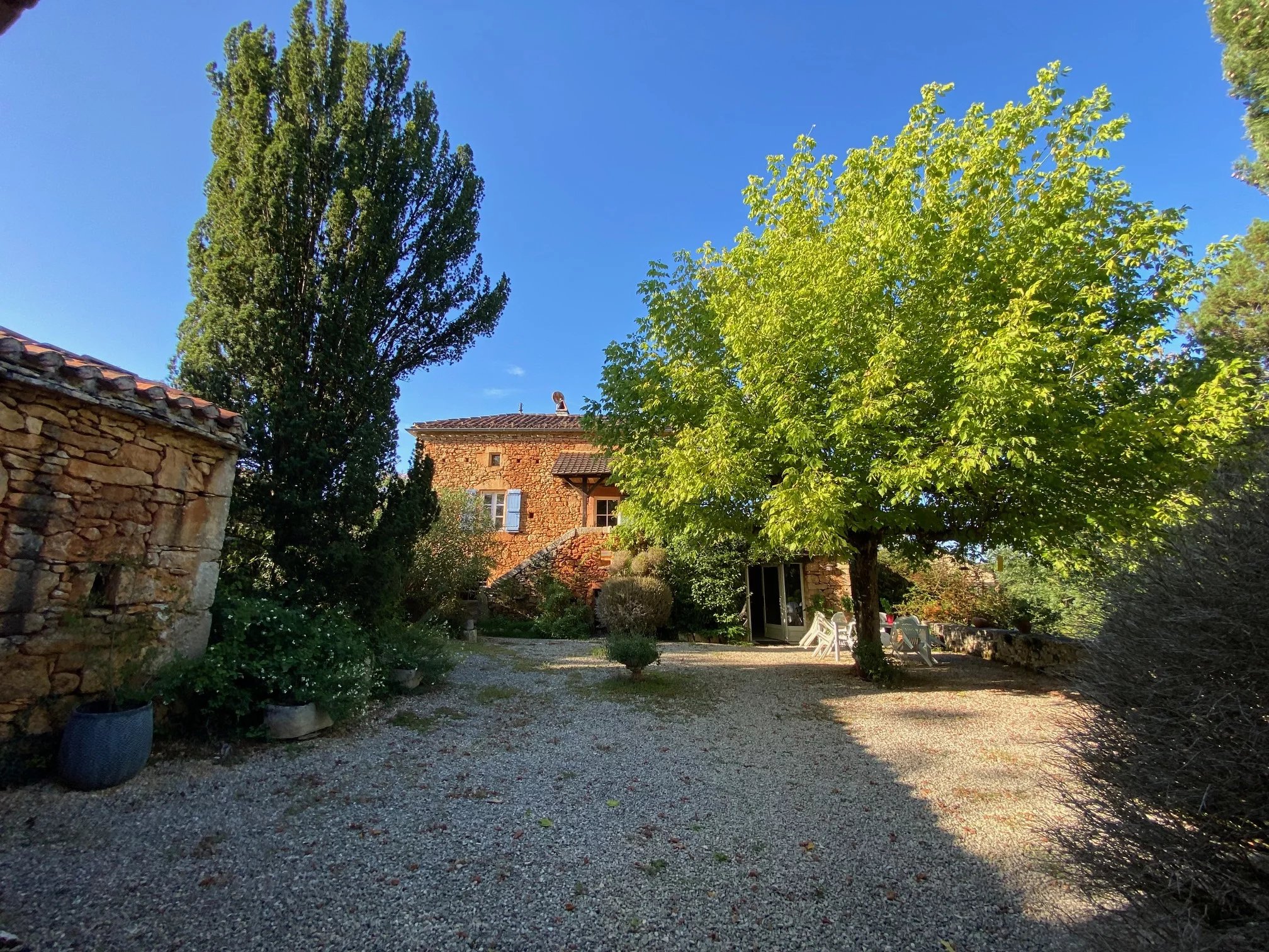 EXCEPTIONAL CHARACTER STONE PROPERTY, RESTORED WITH STONE OUTBUILDINGS