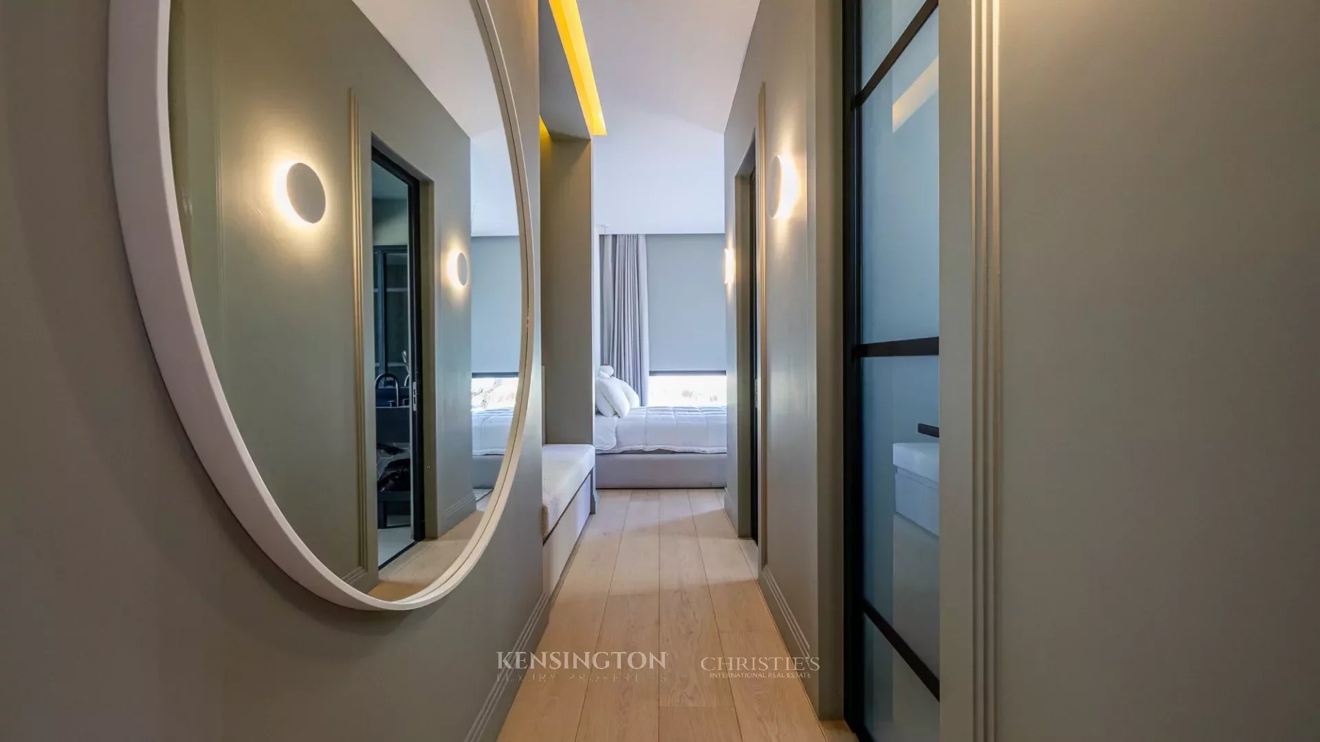 4 Bedroom Villa/Townhouse's Image 9