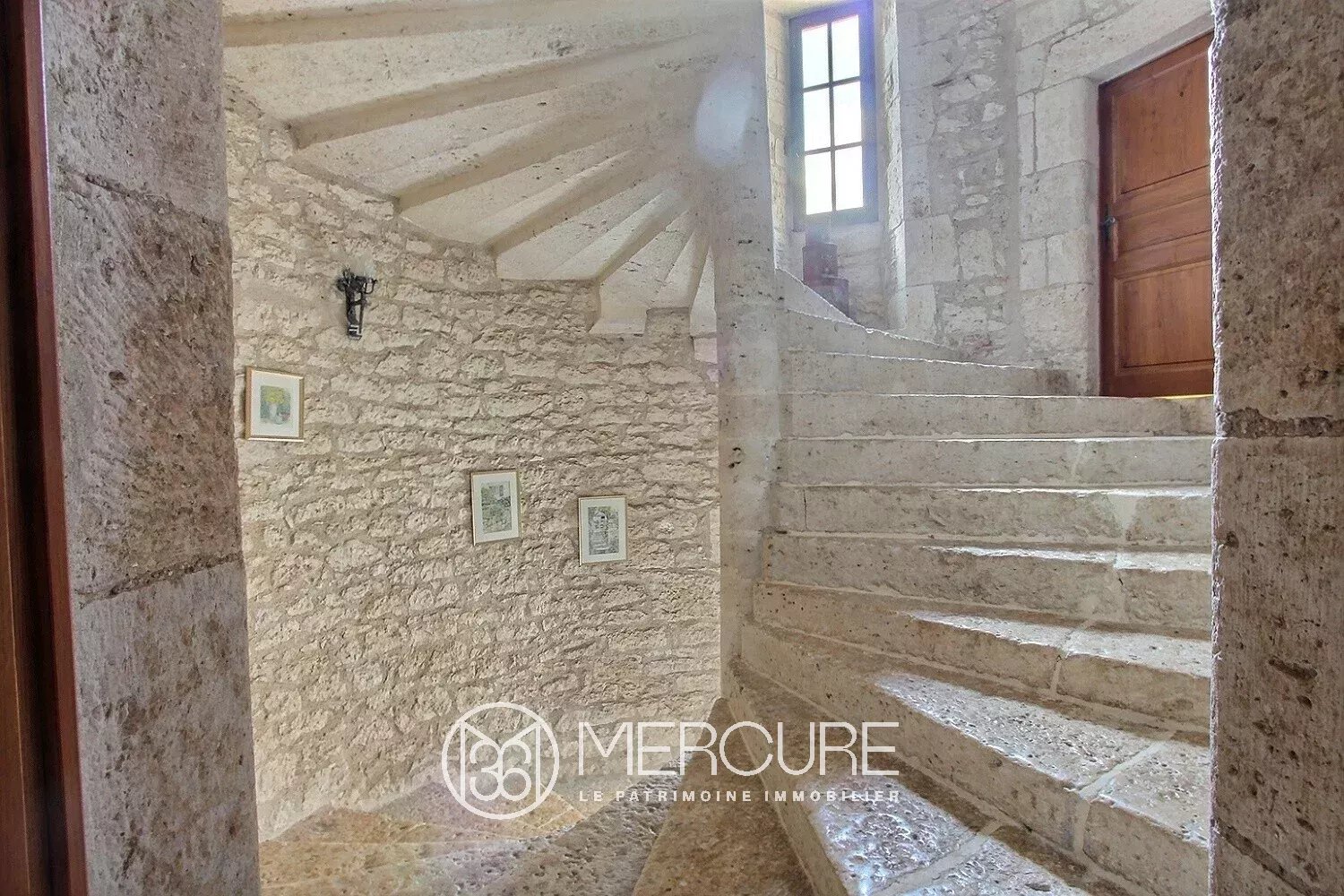 Renovated 15-18th centuries chateau - 8059TS