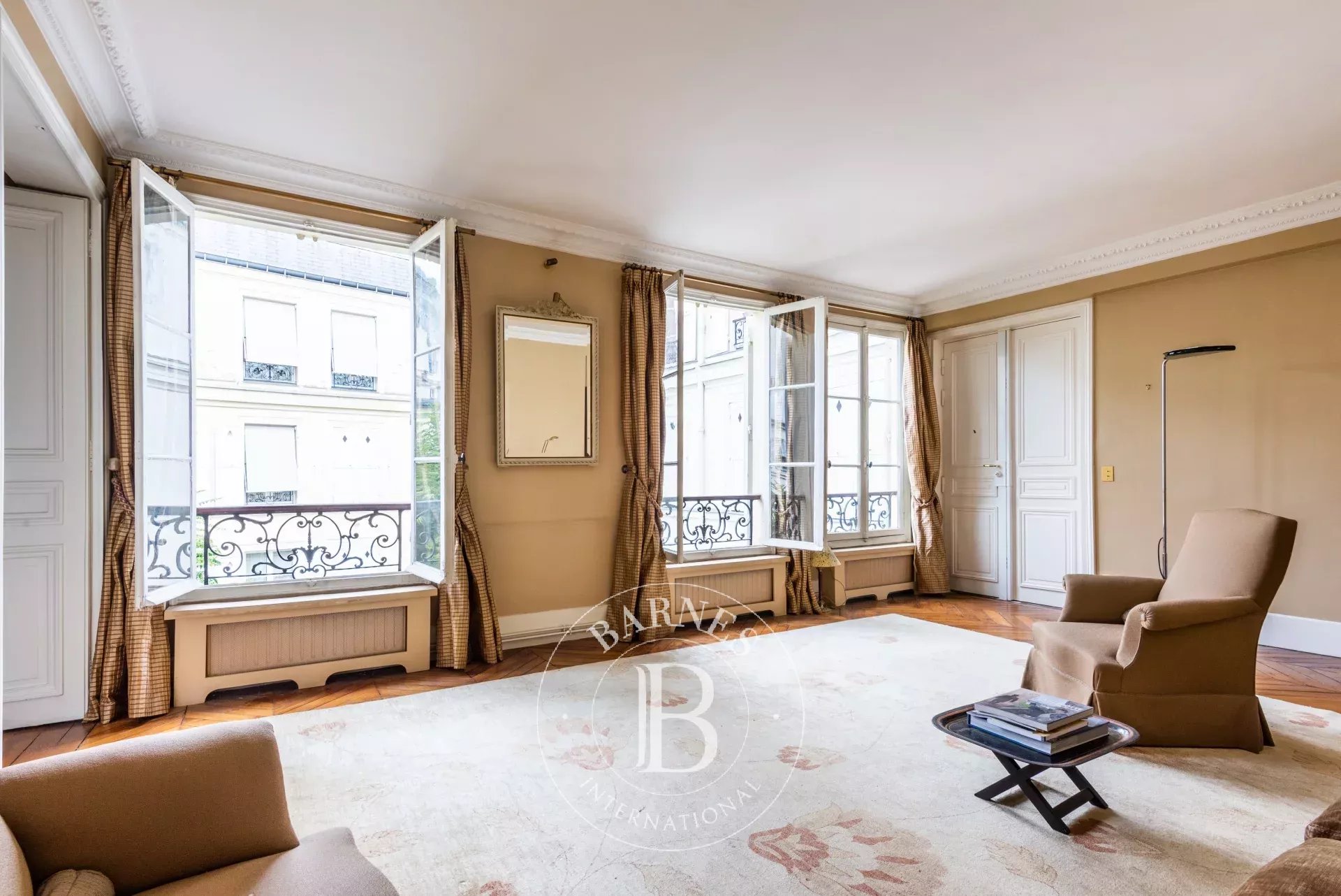 Daire Paris 8ème - picture 7