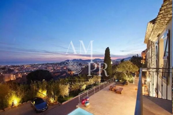 Luxury Villa Le Cannet | 6-Bed Stone Estate with Sea Views — photo 3