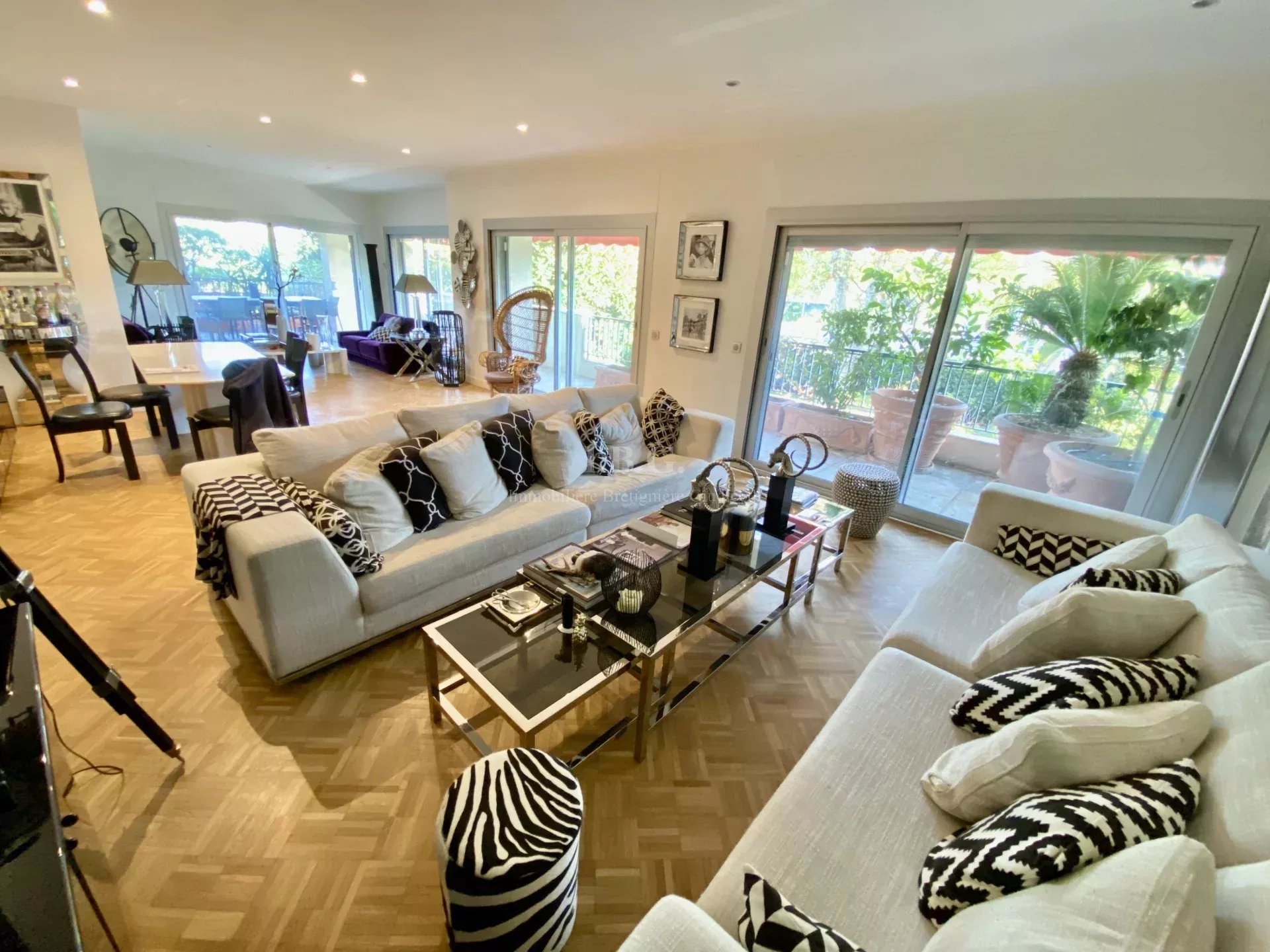 Agence immobilière de 