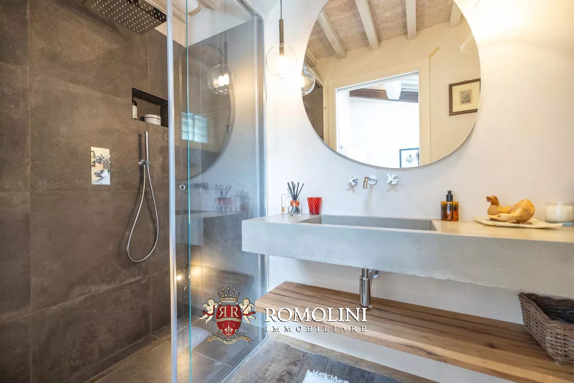 5 Bedroom Villa/Townhouse's Image 32
