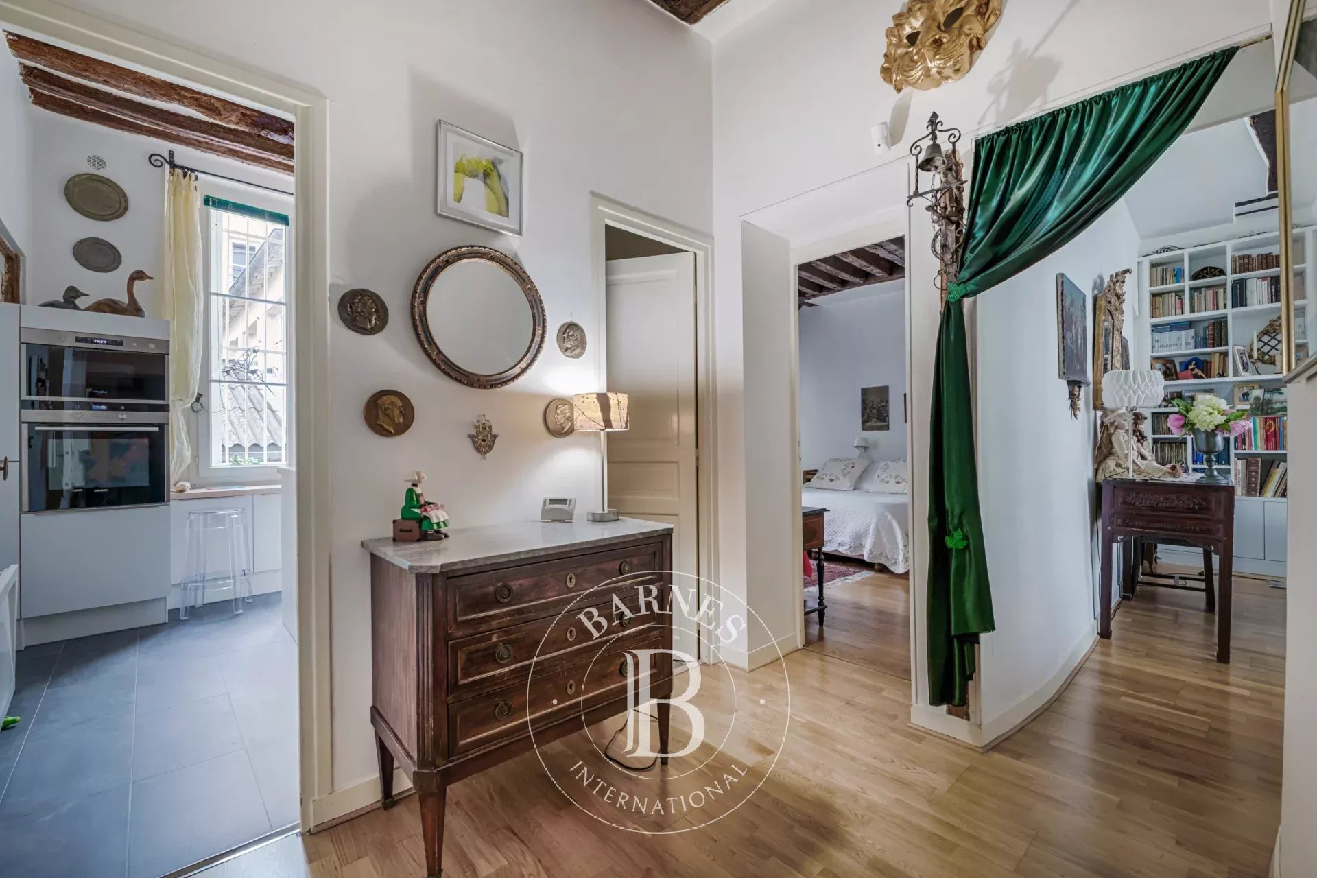 Daire Paris 3ème - picture 12