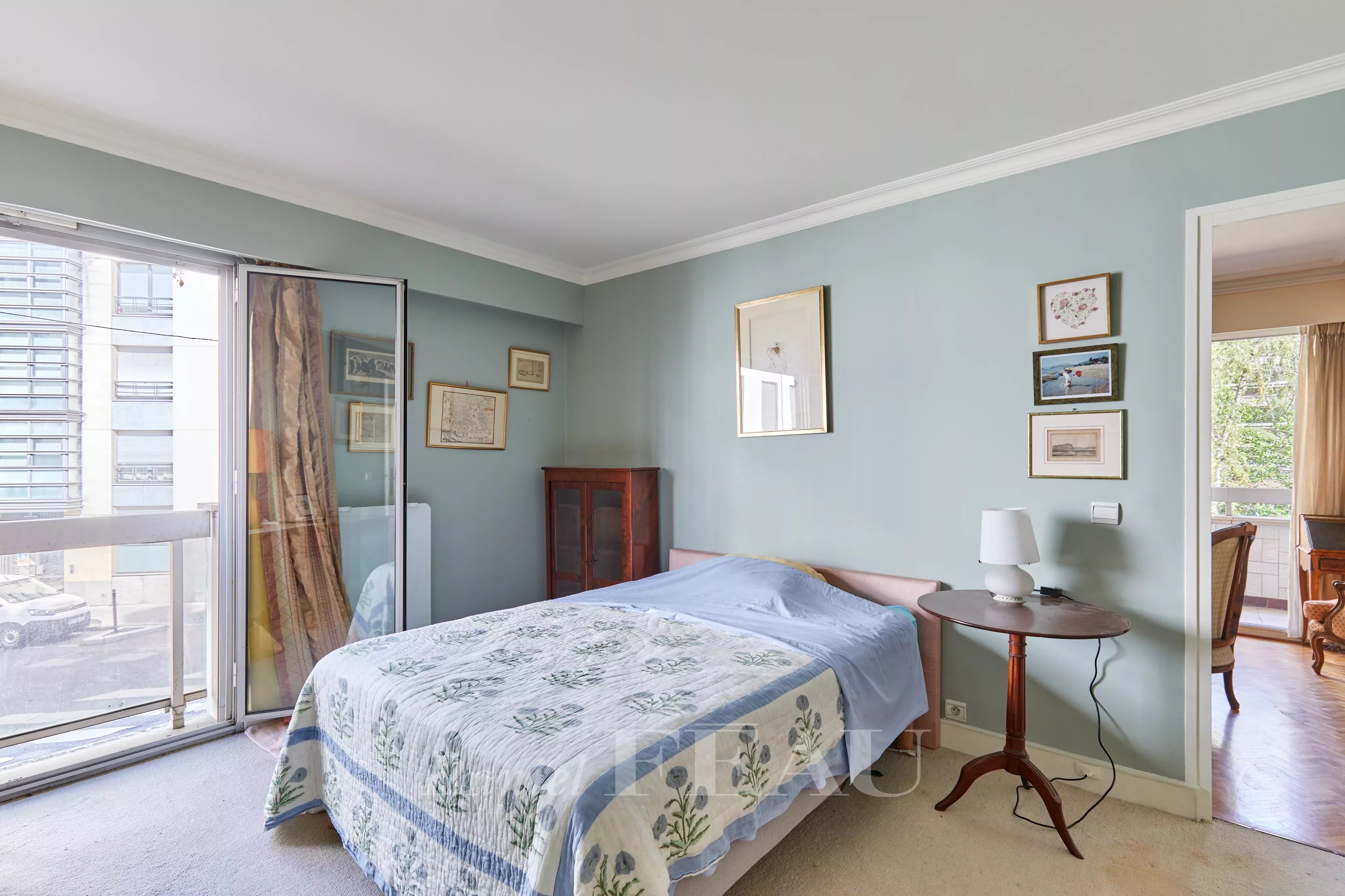 Sale Apartment Paris 17th