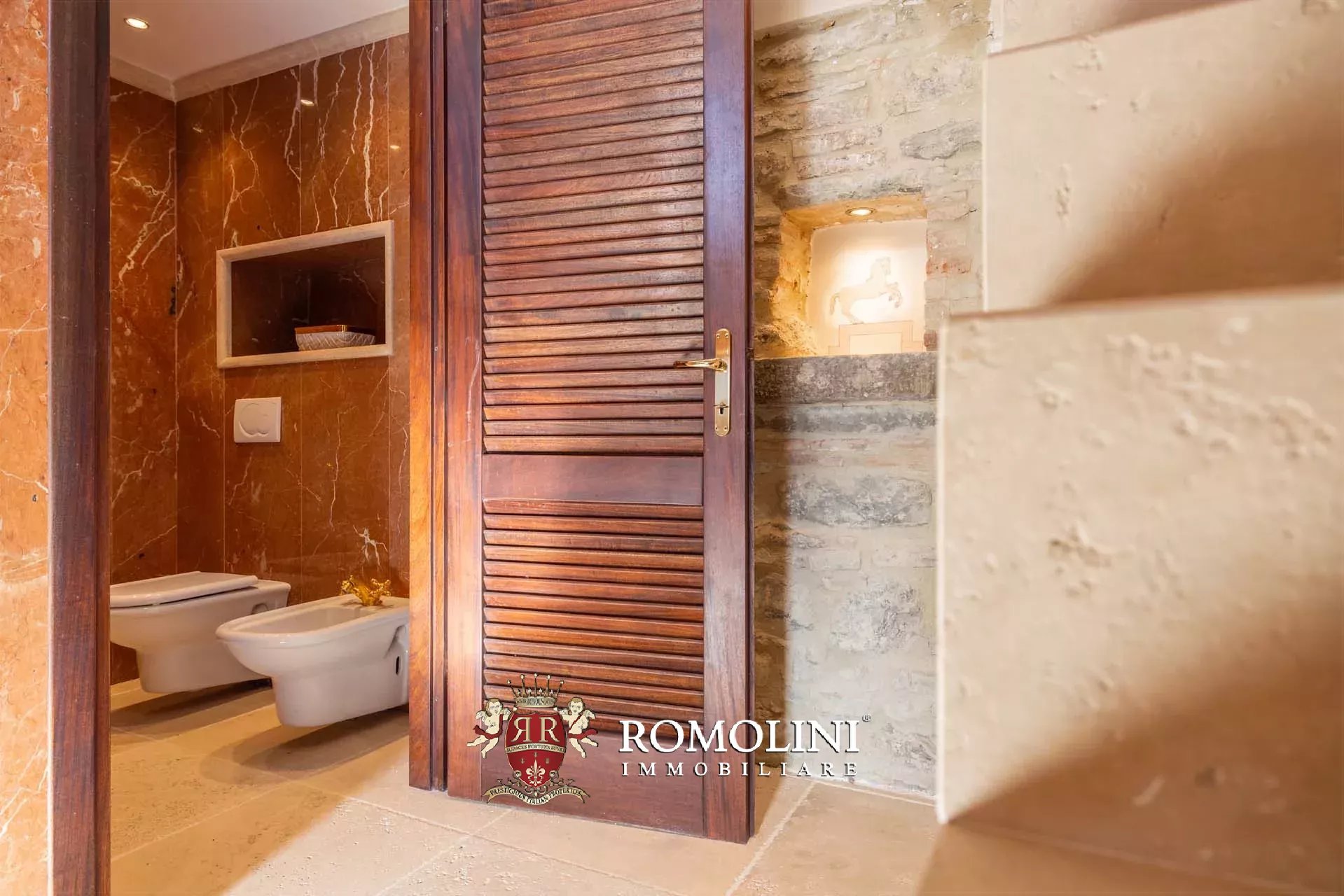 10 Bedroom Villa/Townhouse's Image 120