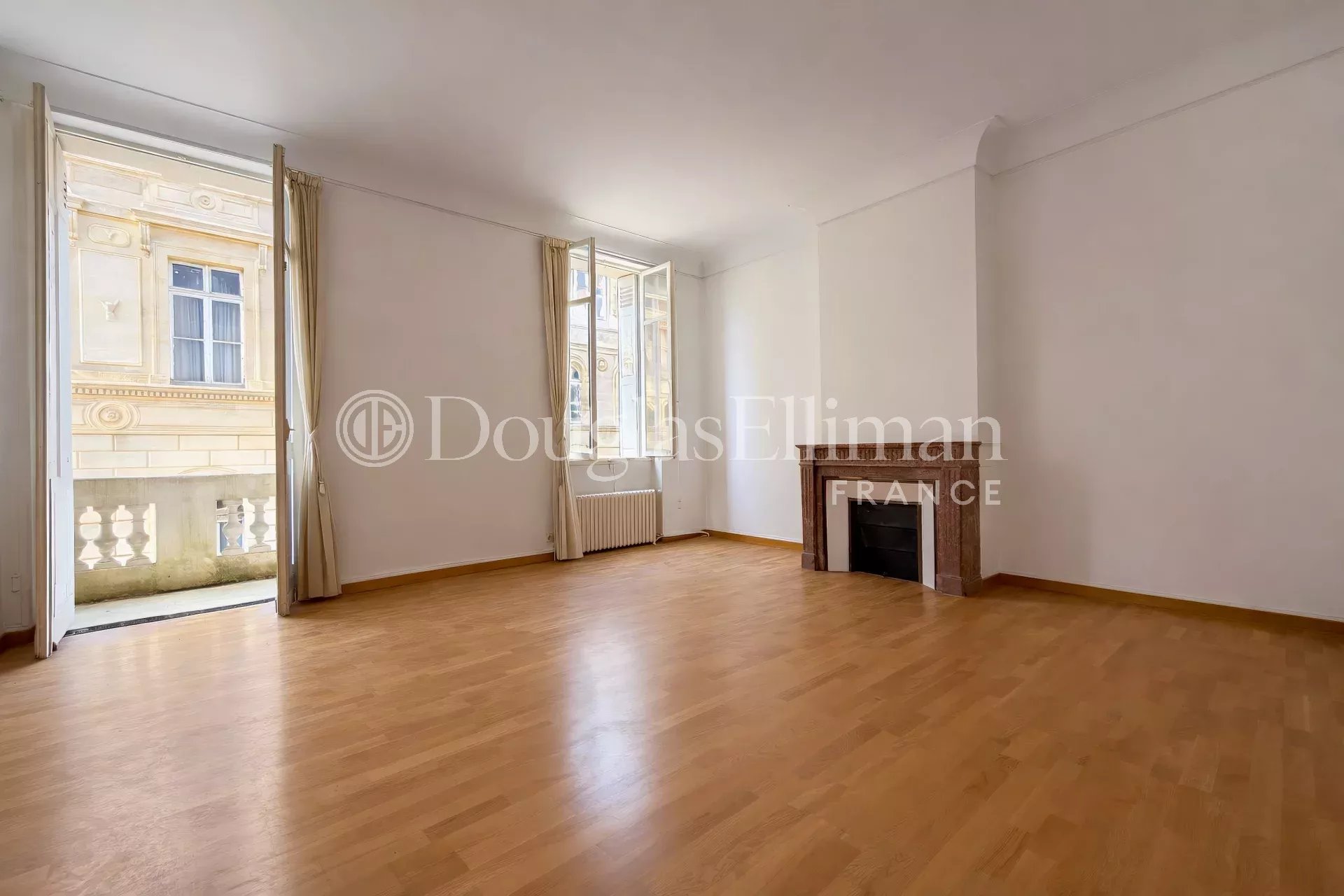 BORDEAUX – Beau potentiel maison pierre avec jardin et garage - Image nᵒ2