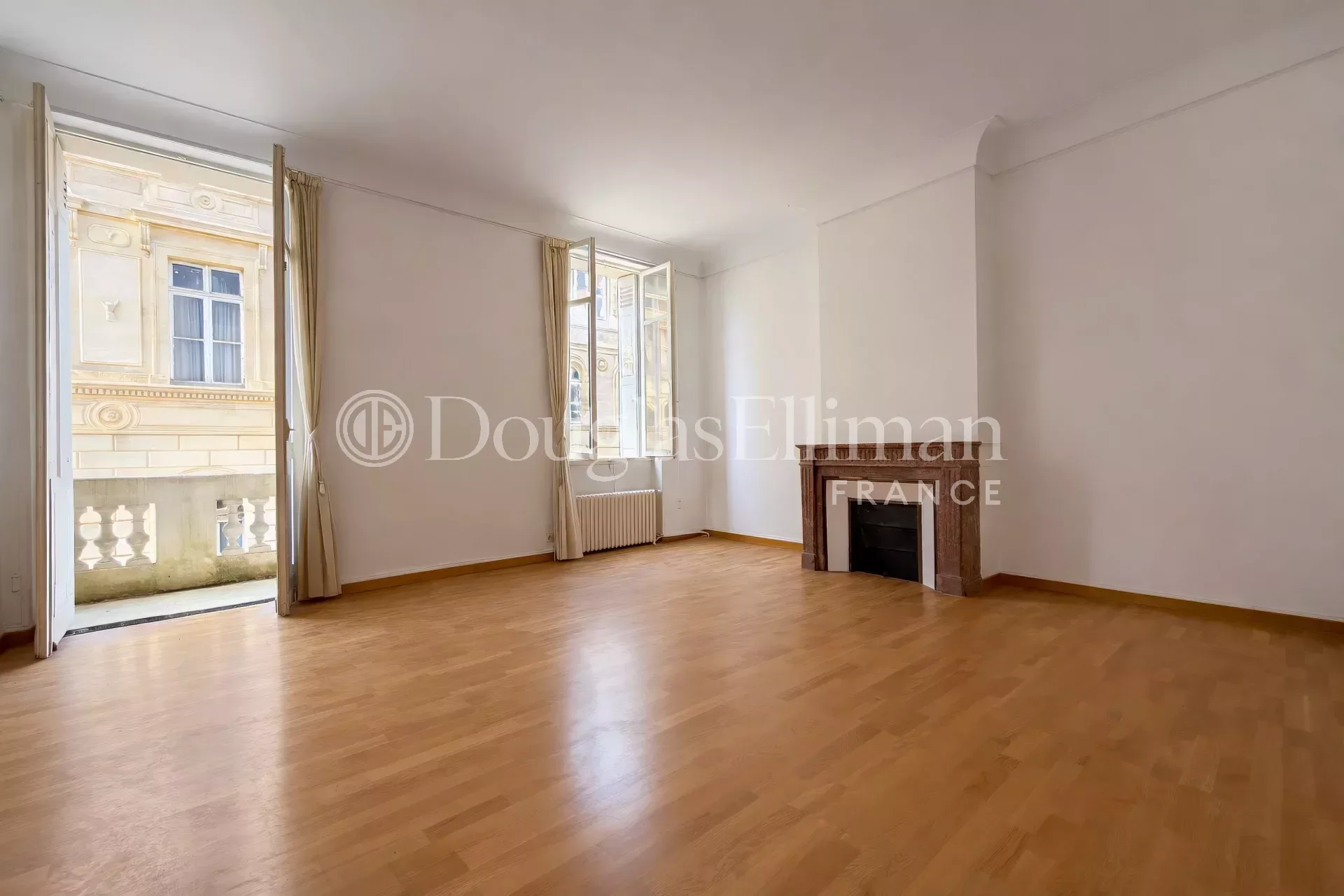 BORDEAUX – Beau potentiel maison pierre avec jardin et garage - Image nᵒ2