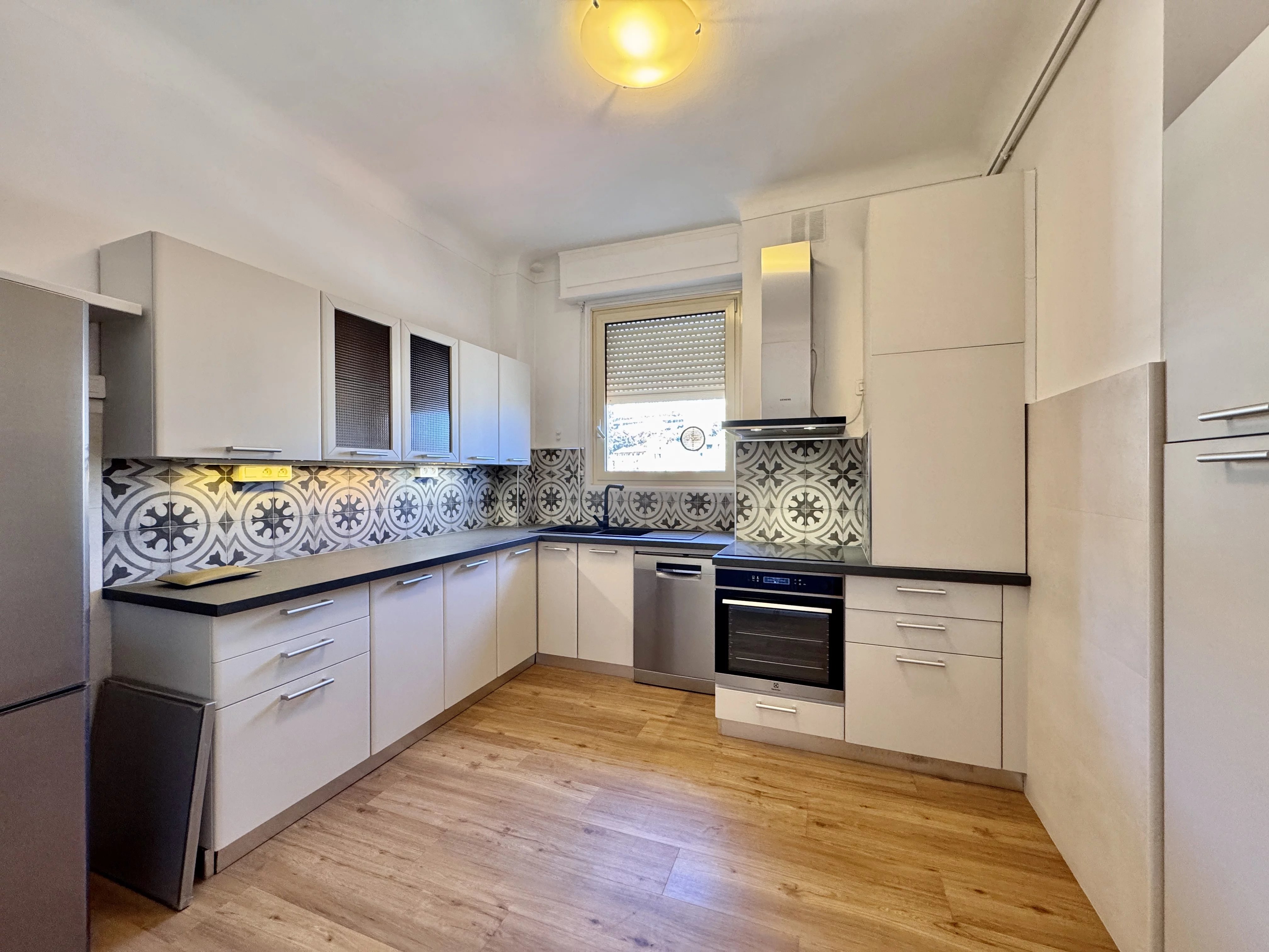 Franzido Palace - 4-Room Appartment for Rent