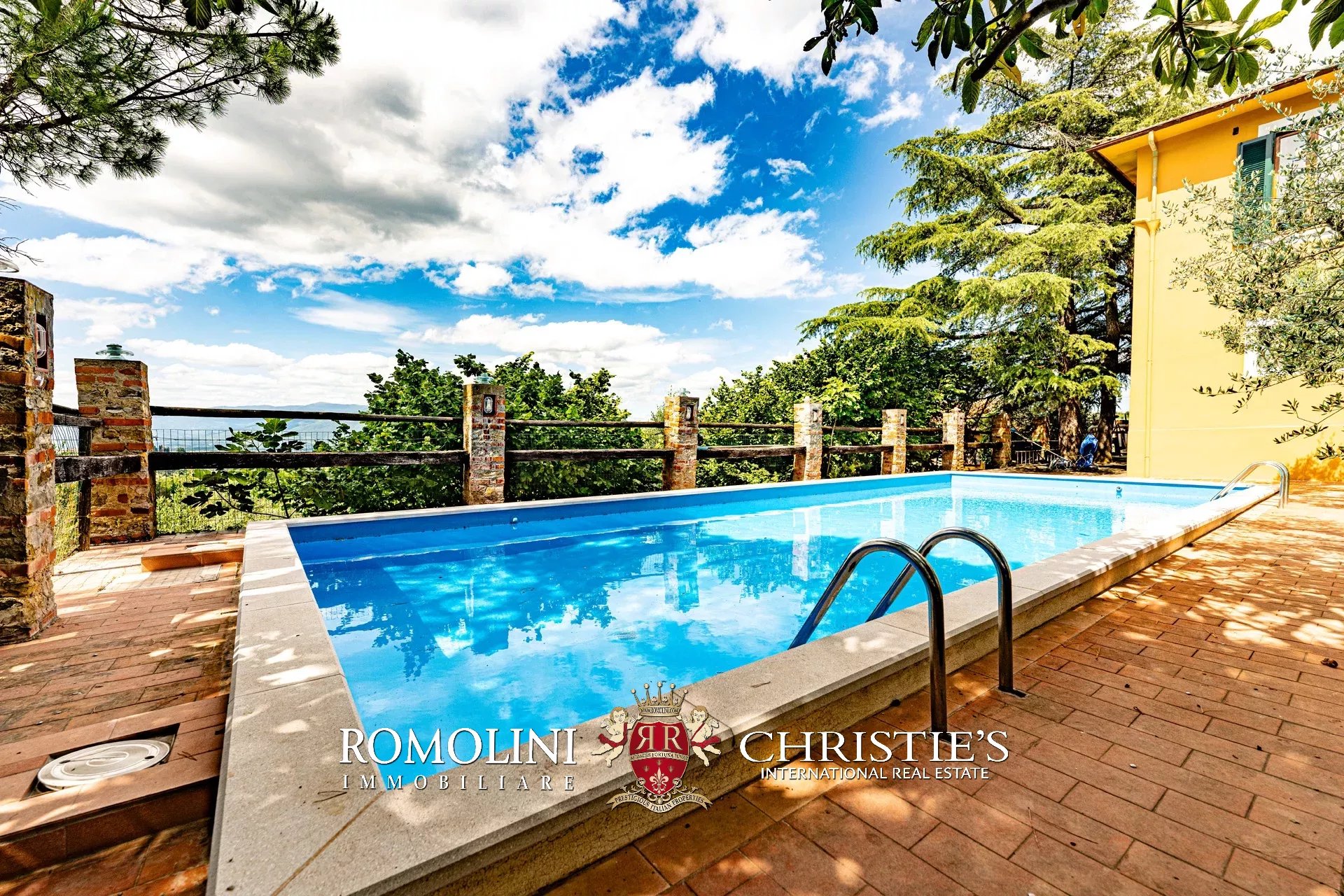 9 Bedroom Villa/Townhouse's Image 37