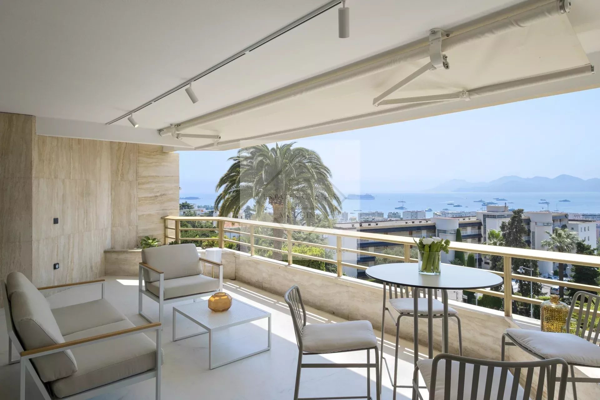 CANNES Californie - Vue panoramique mer  et environnement Cannes ! — photo 1