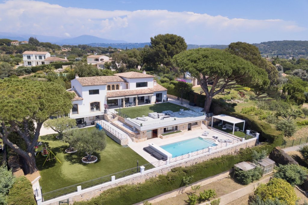 Villa for sale in Mougins — 7-Bedroom Villa in Mougins