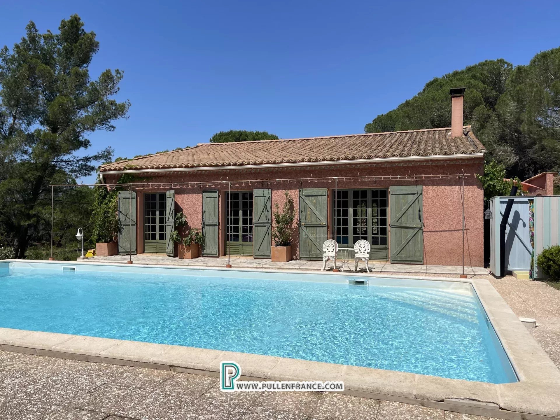 Retraite de campagne captivante avec piscine, maison d'amis et oliveraie dans les Corbières