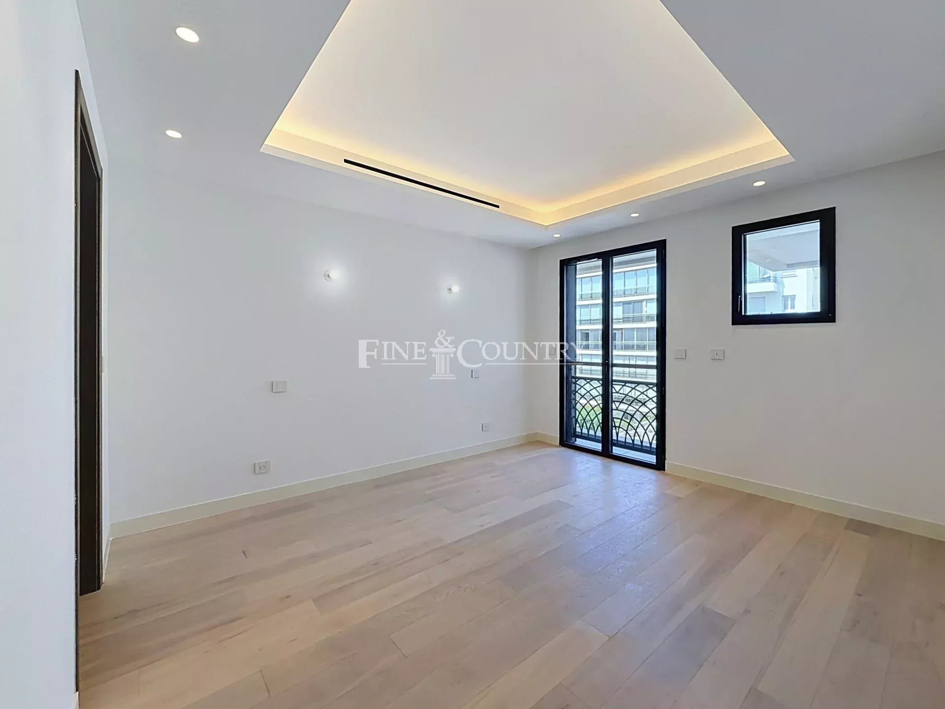 Photo of APPARTEMENT FOR SALE CANNES SEA VIEW