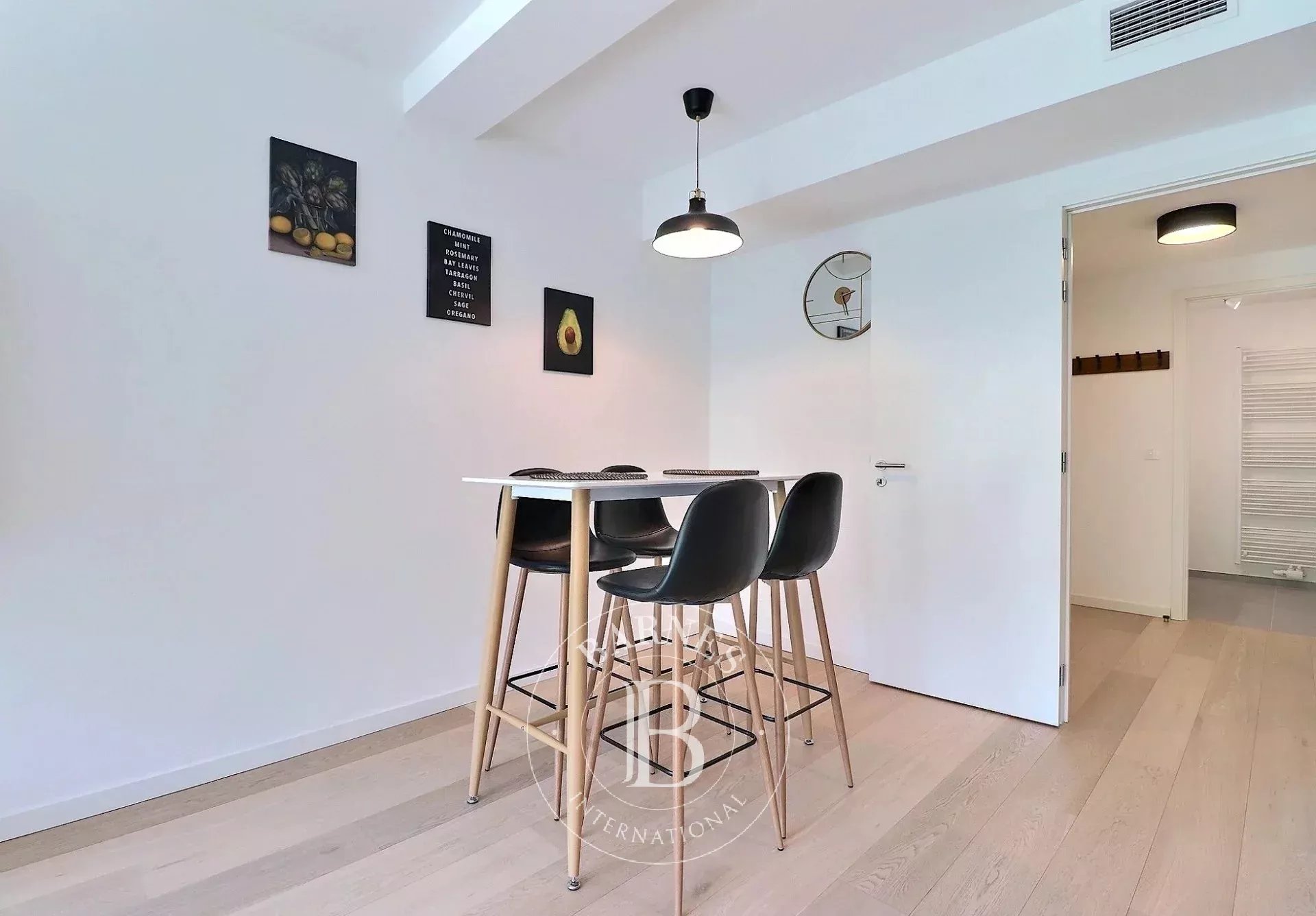 Louizalaan - Gemeubileerde studio + terras