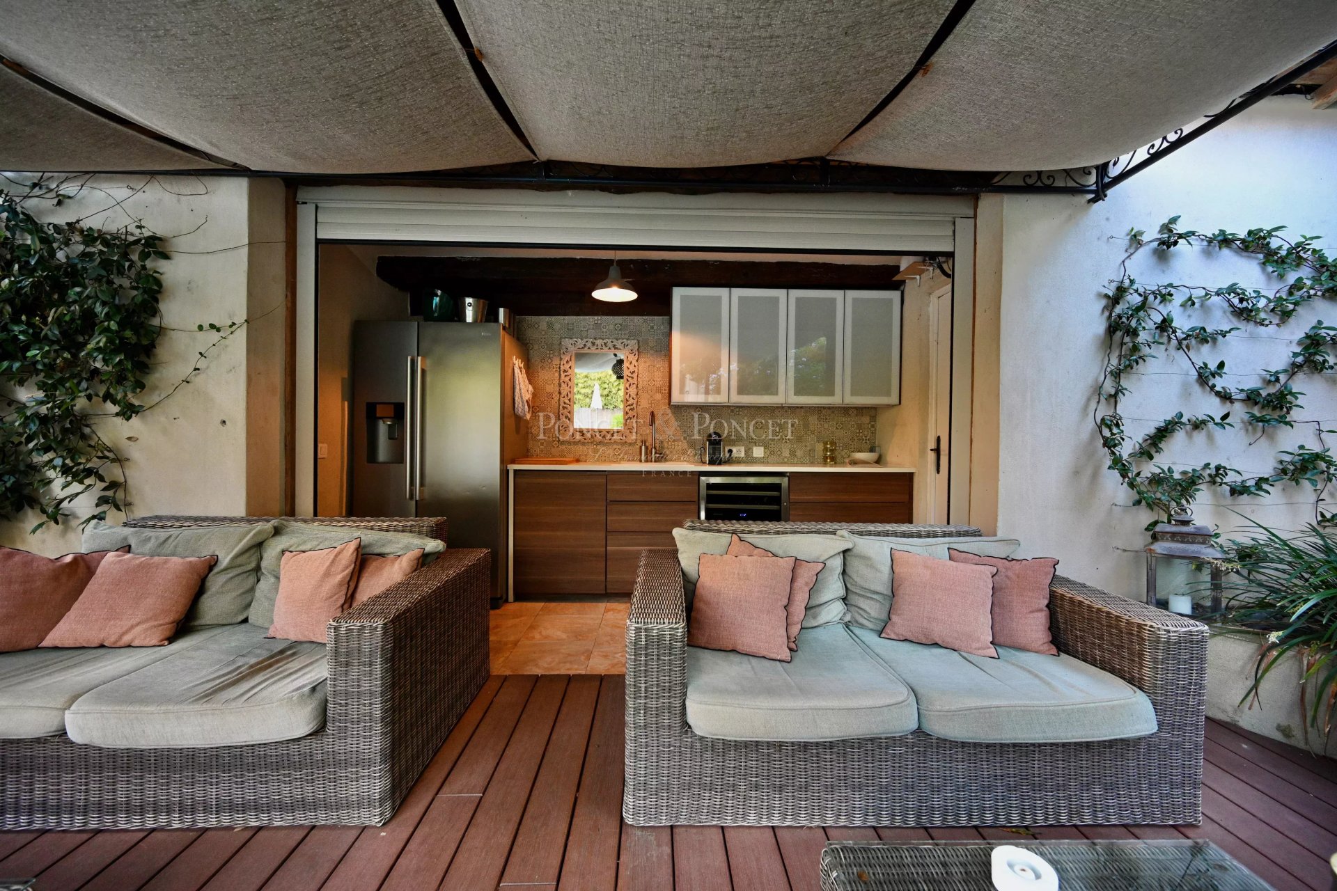 10 Bedroom Villa/Townhouse's Image 25