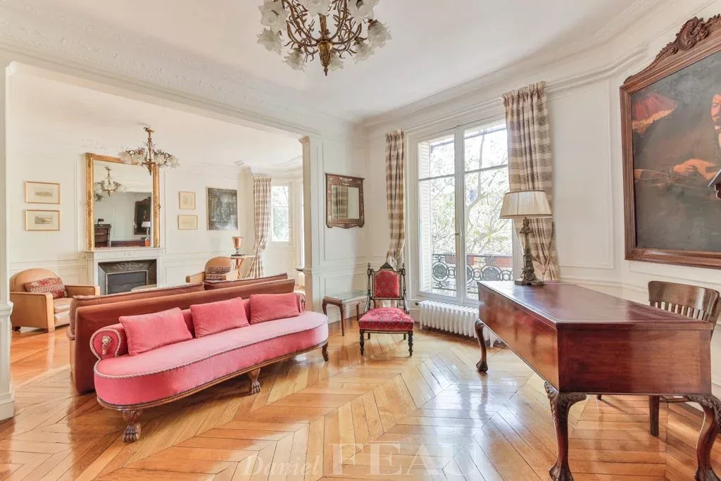 Living-room Chandelier Fireplace