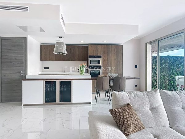 Apartment 2 bedrooms for sale on la Croisette in Cannes — photo 5