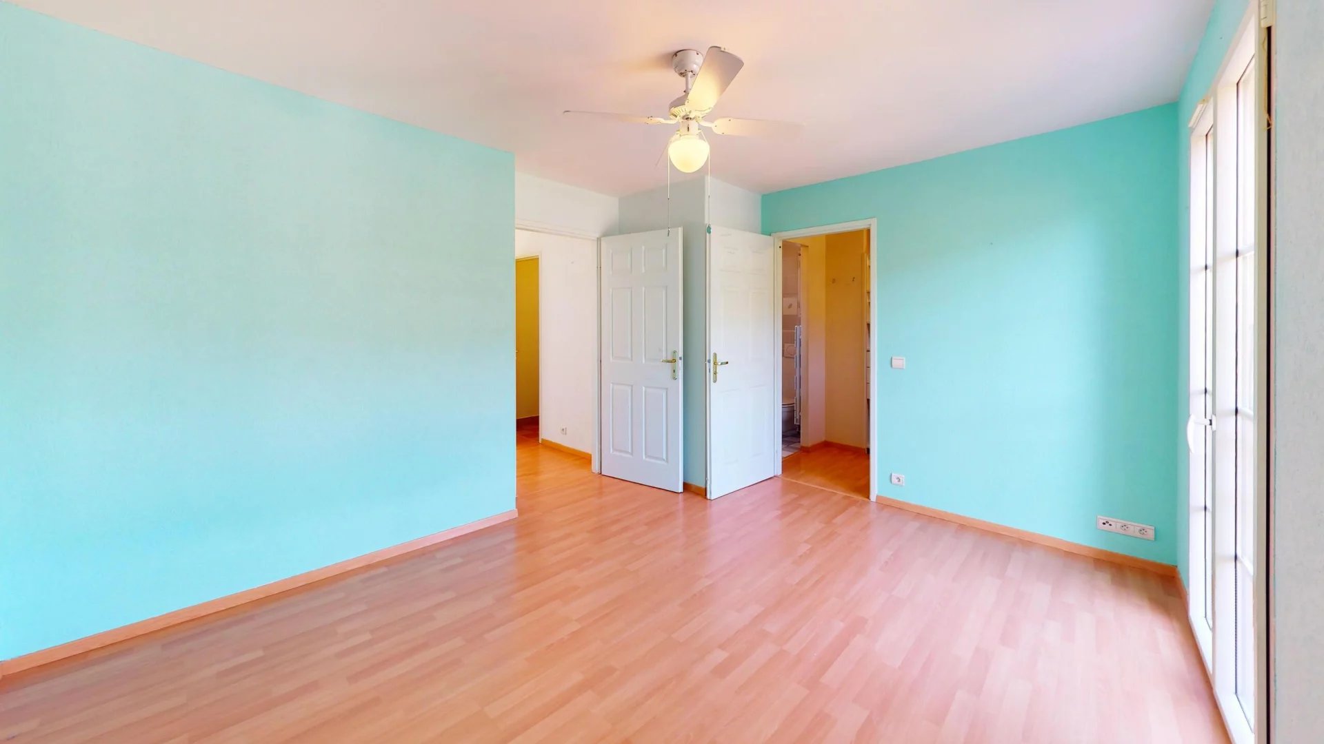 Villa 3 chambres, 3 SdB, jardin, dans résidence piscine - prox. Genève