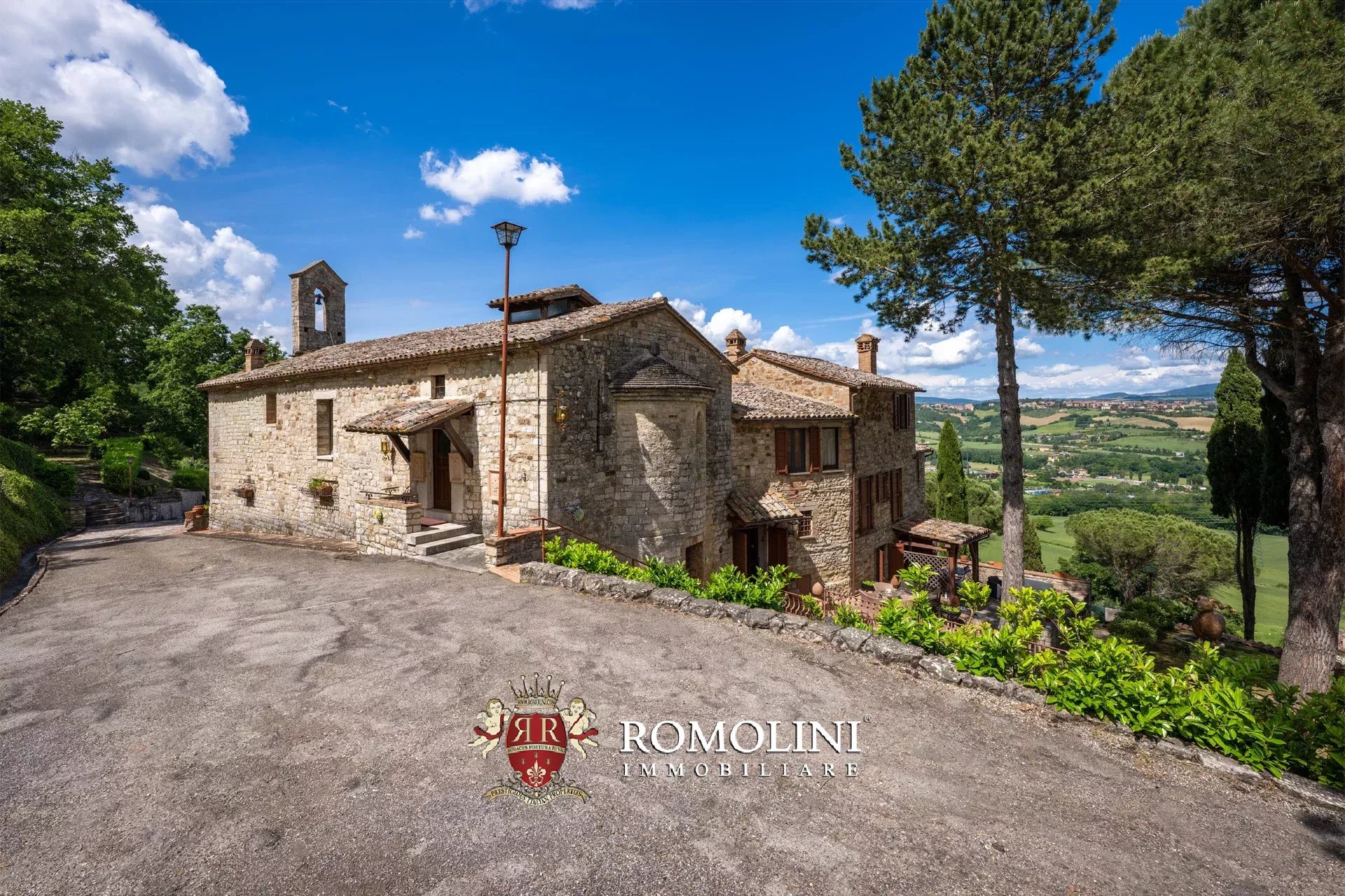 8 Bedroom Villa/Townhouse's Image 24