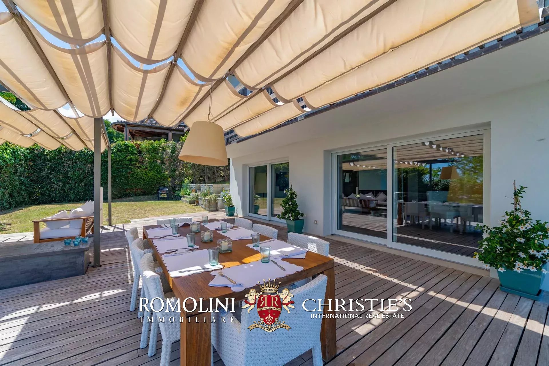 6 Bedroom Villa/Townhouse's Image 29
