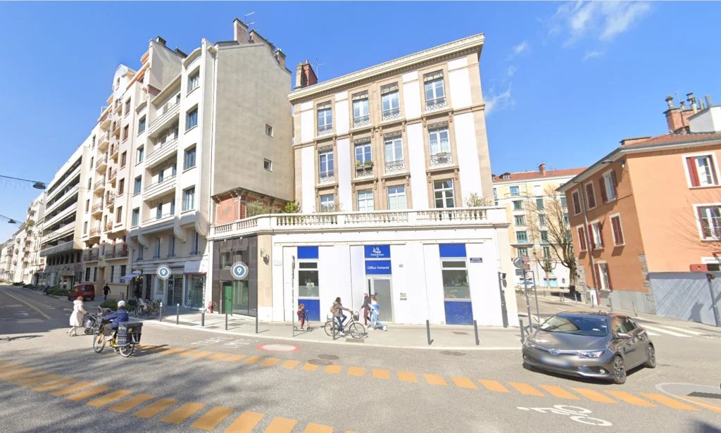 GRENOBLE, Centre-ville, local 113m²