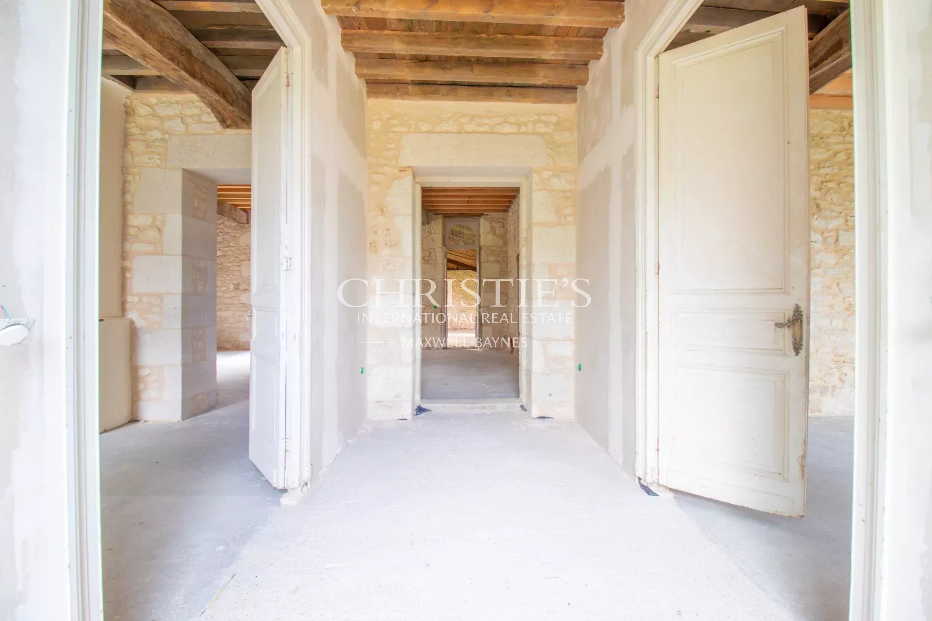 5 Bedroom Villa/Townhouse's Image 3