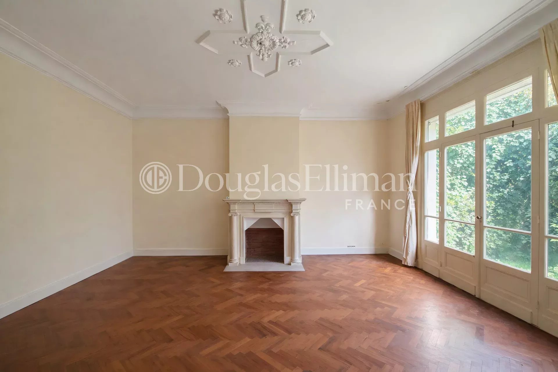 BORDEAUX – Beau potentiel maison pierre avec jardin et garage - Image nᵒ3