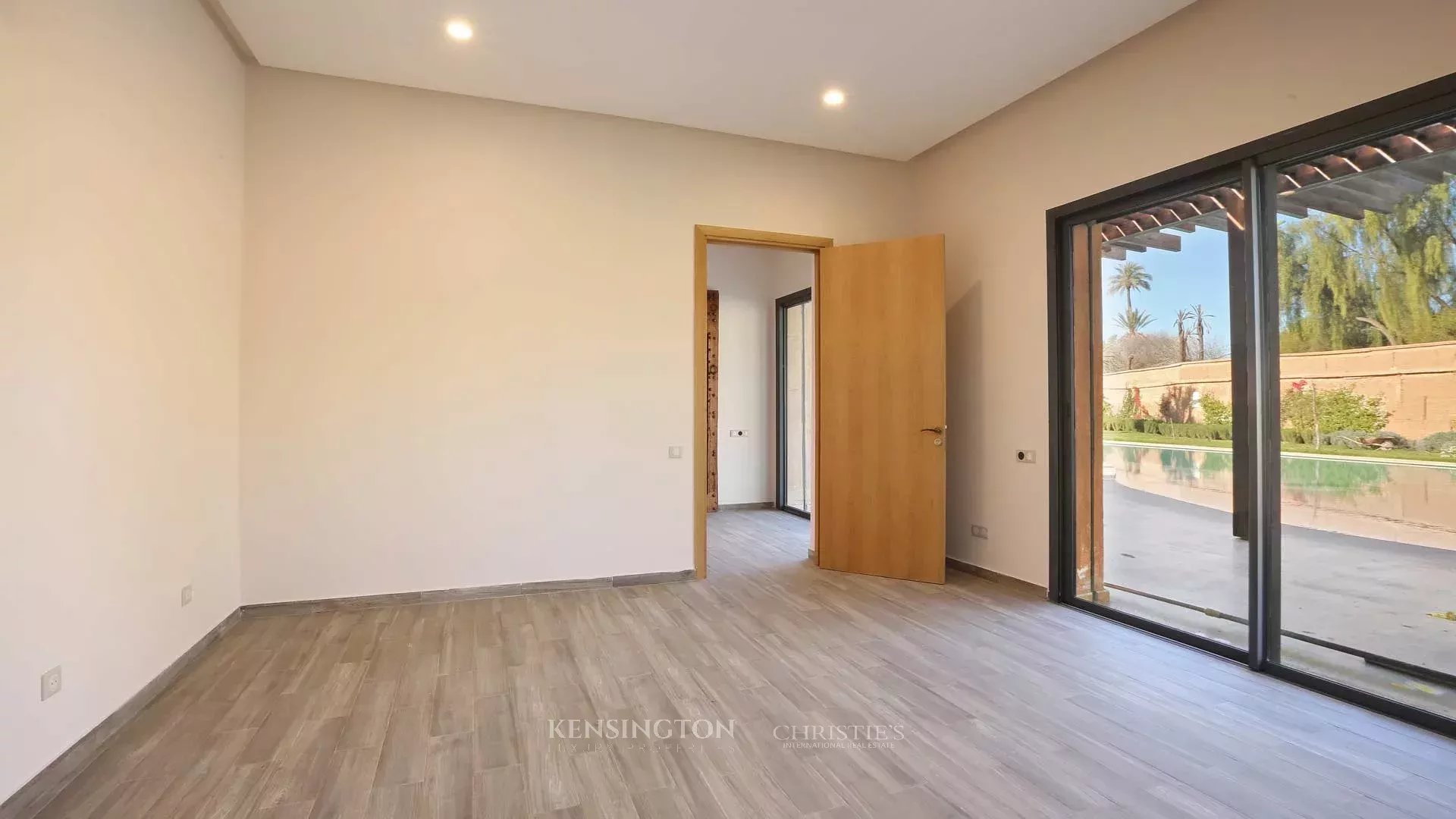 5 Bedroom Villa/Townhouse's Image 38