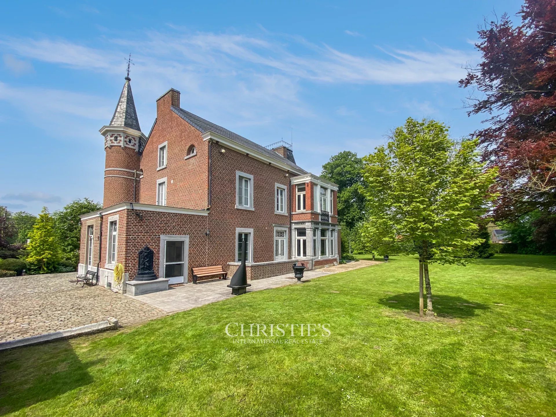 Saint-Georges-sur-Meuse – Herenhuis in een groene omgeving