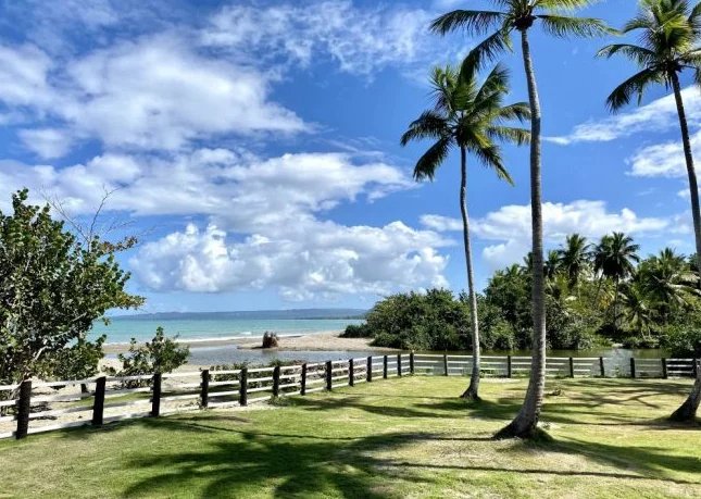 Très belles propriétés situées en bord de mer