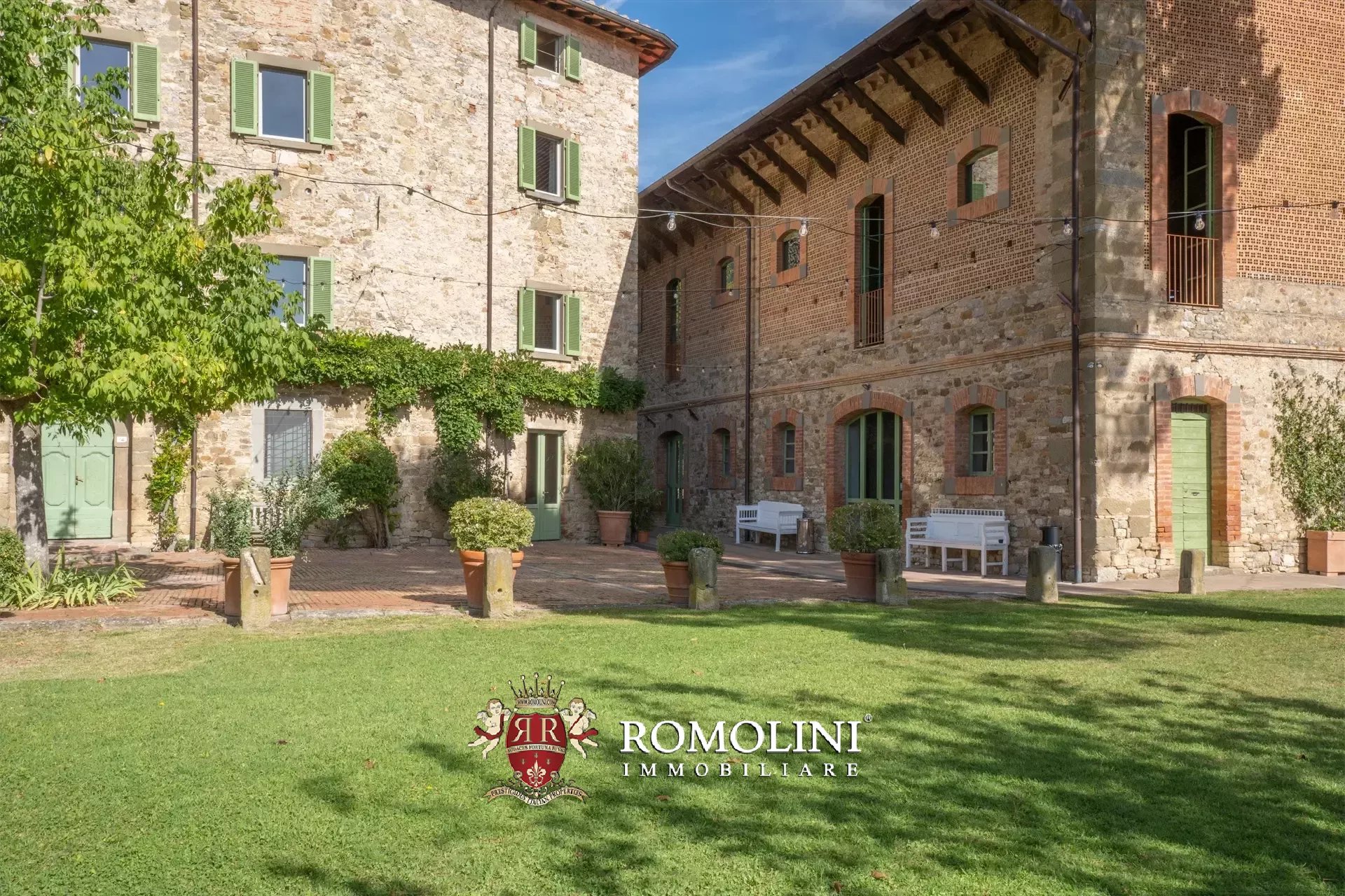 10 Bedroom Villa/Townhouse's Image 20