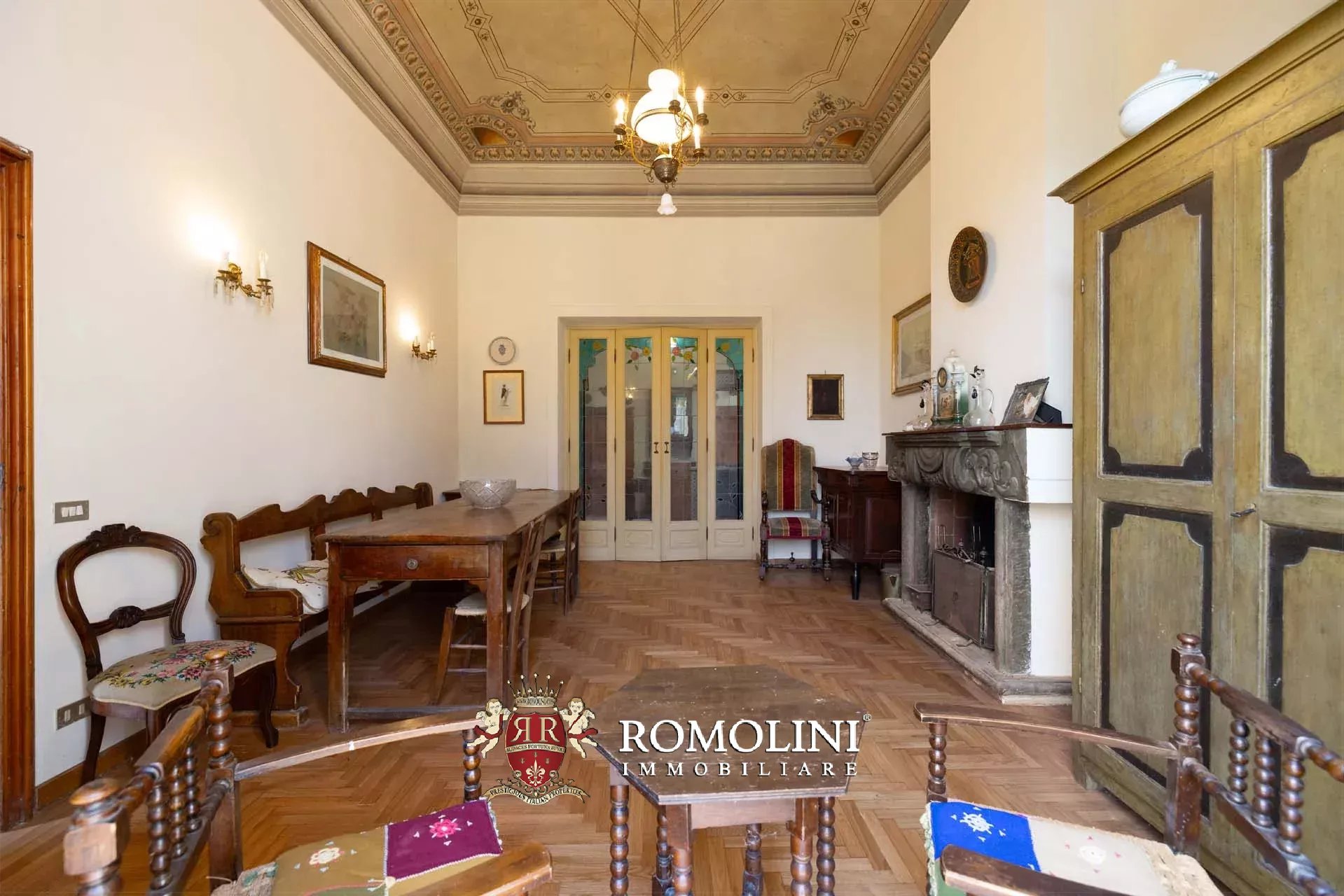 6 Bedroom Villa/Townhouse's Image 8