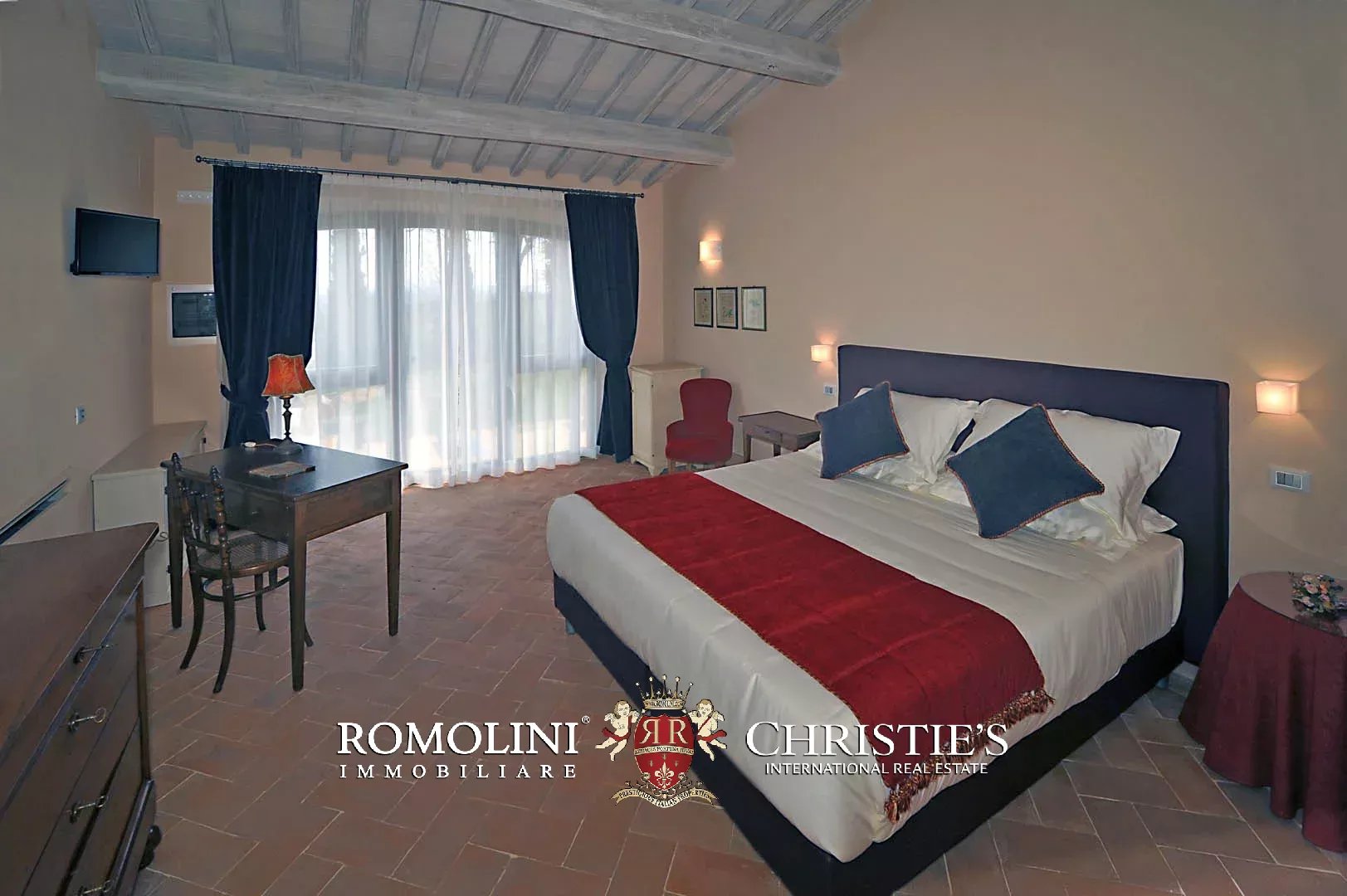 15 Bedroom Vineyard's Image 62