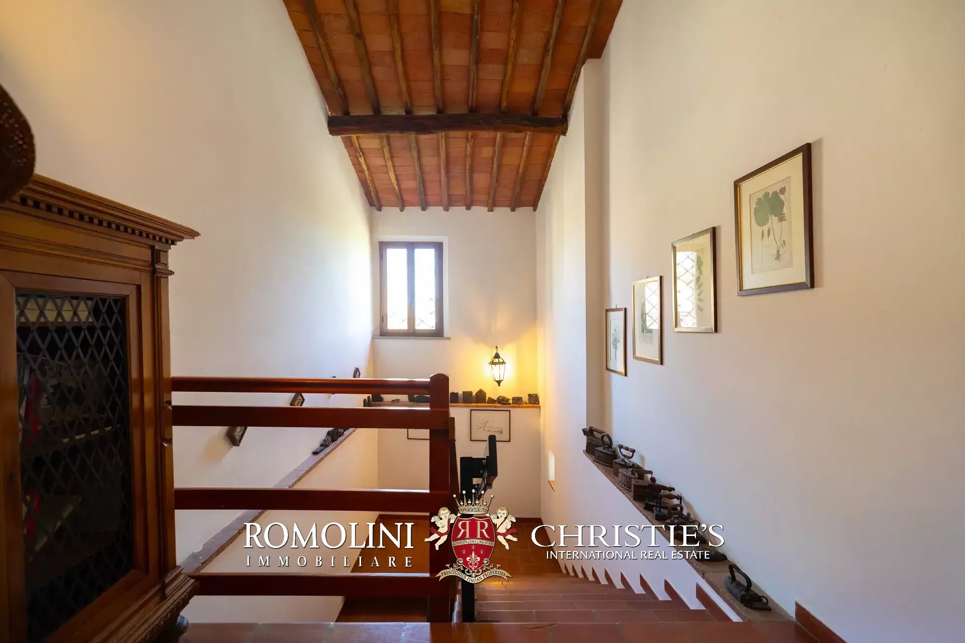18 Bedroom Vineyard's Image 66