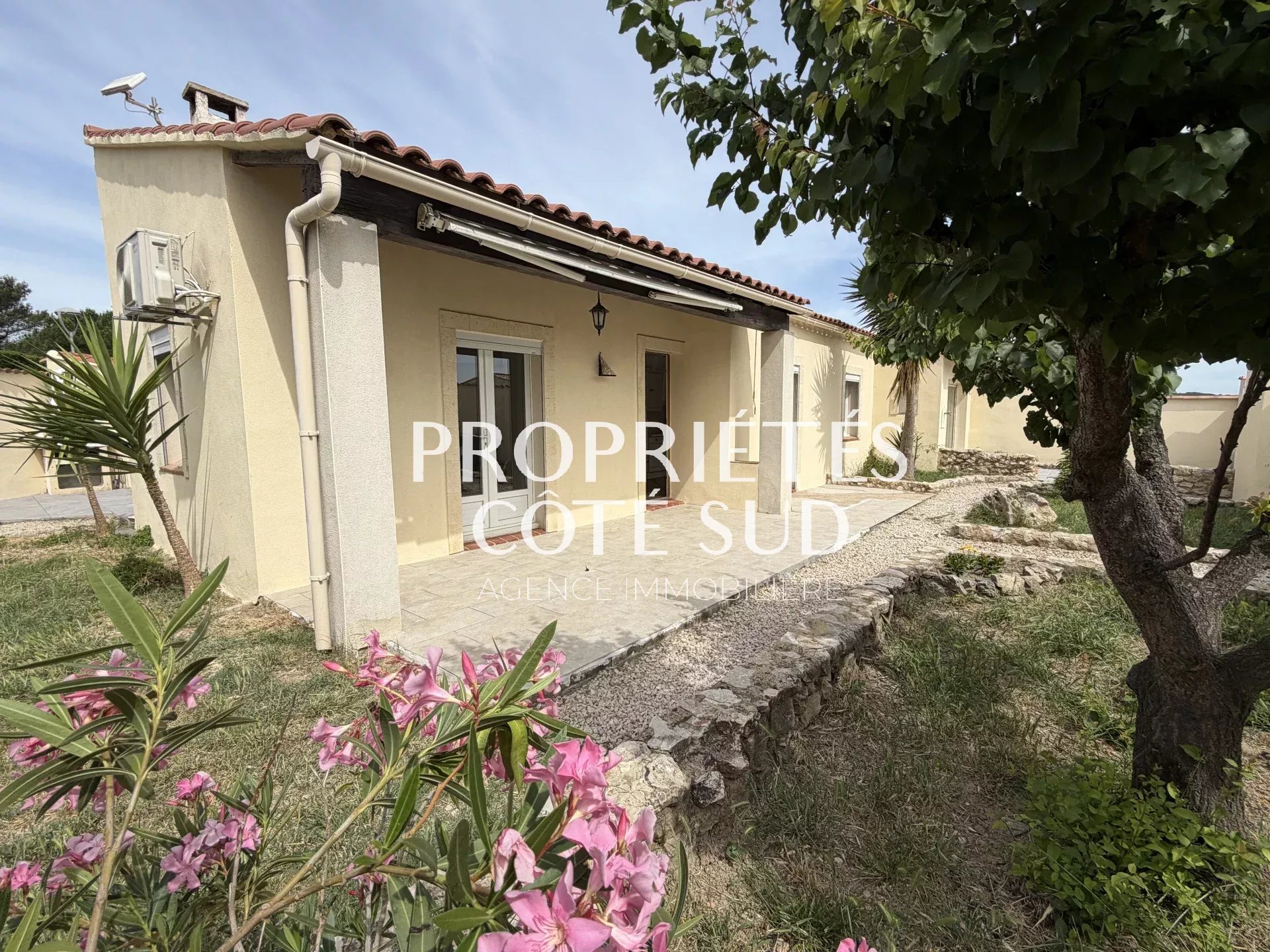 ROCHEFORT DU GARD Maison de 90 m2 sur 480 m2