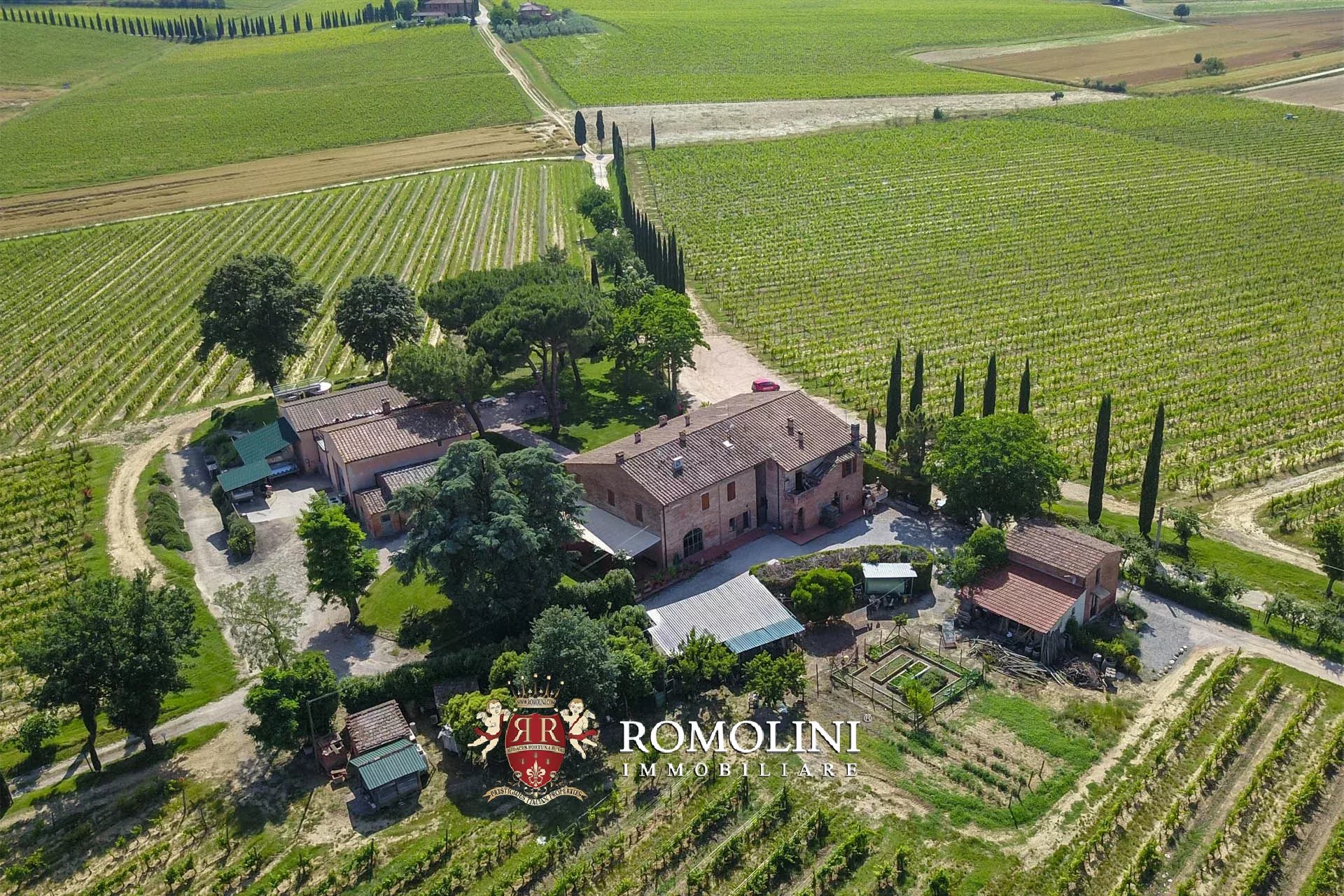 34 Bedroom Vineyard's Image 23