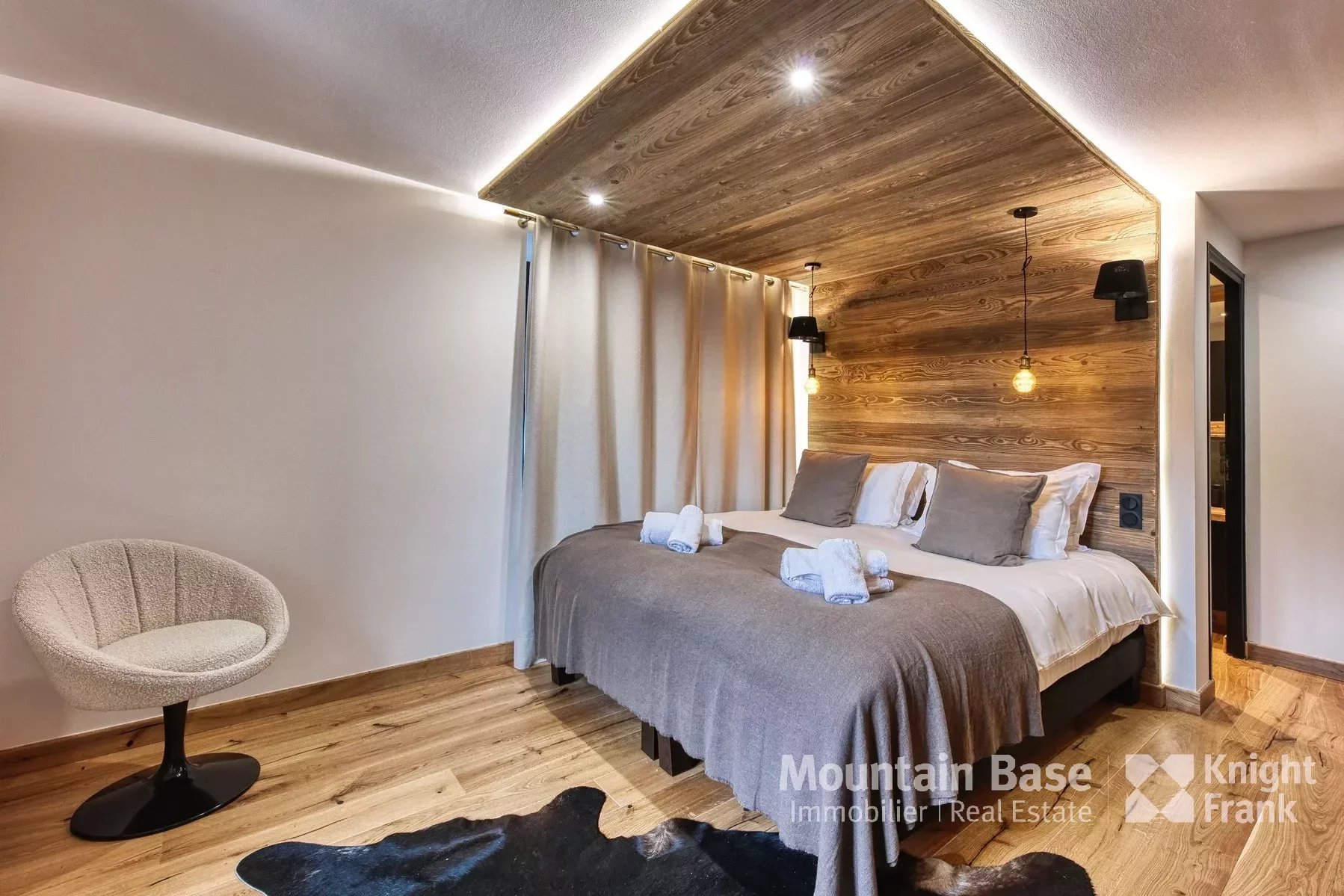 Photo of A fully renovated 8 bedroom townhouse in the traditional village of Argentière