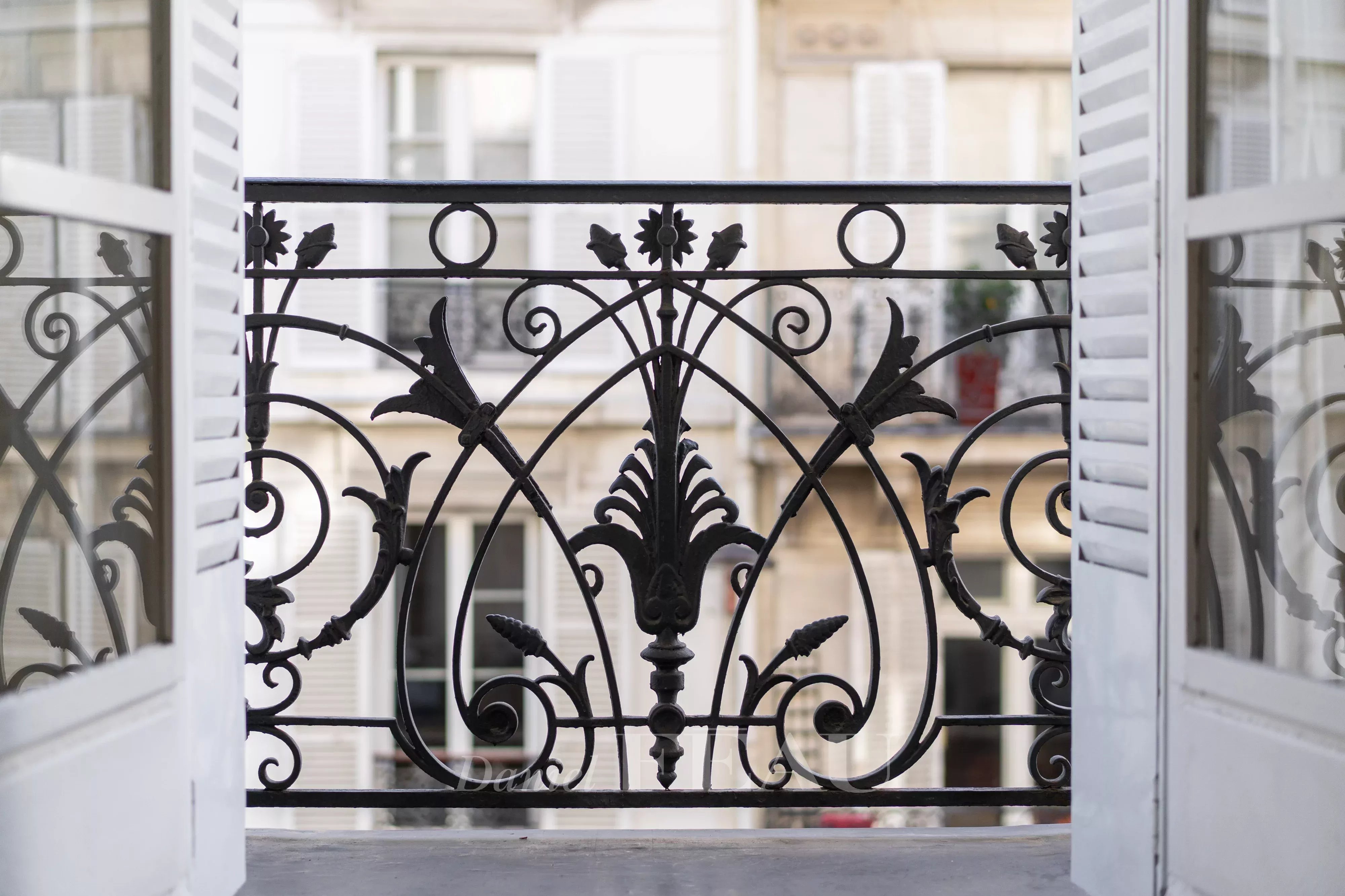 FEAU-FINAL Feau-Saint-Germain-54 rue Bonaparte