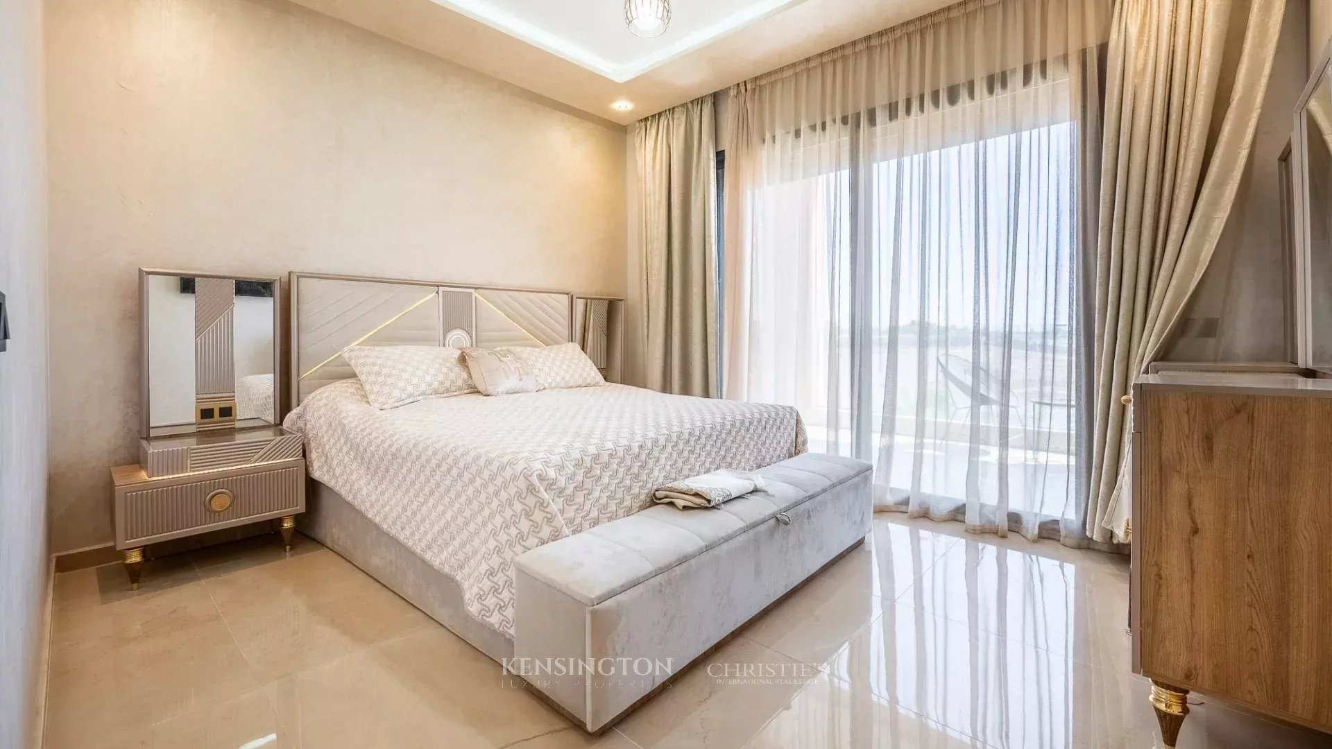 6 Bedroom Villa/Townhouse's Image 24