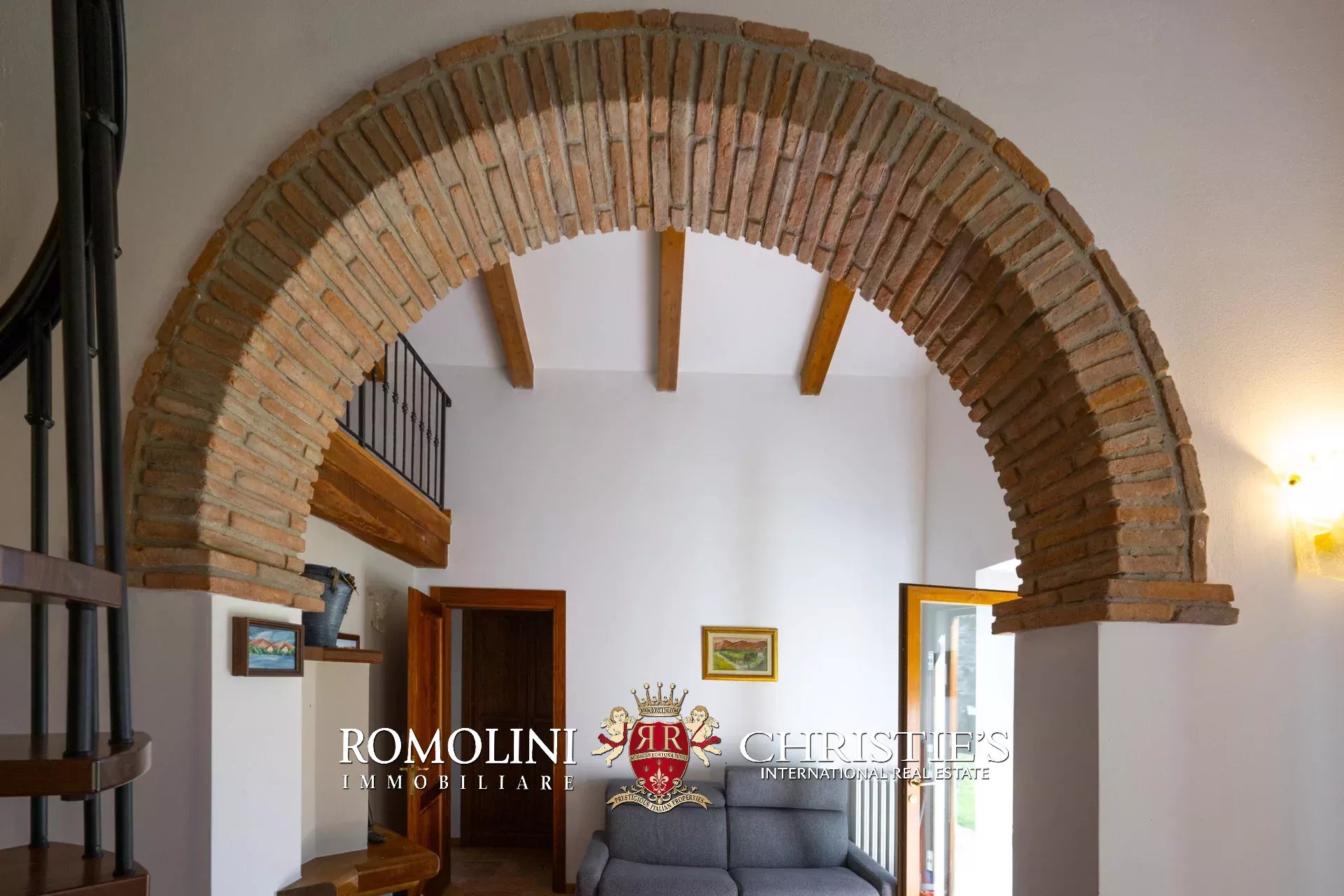 13 Bedroom Villa/Townhouse's Image 41