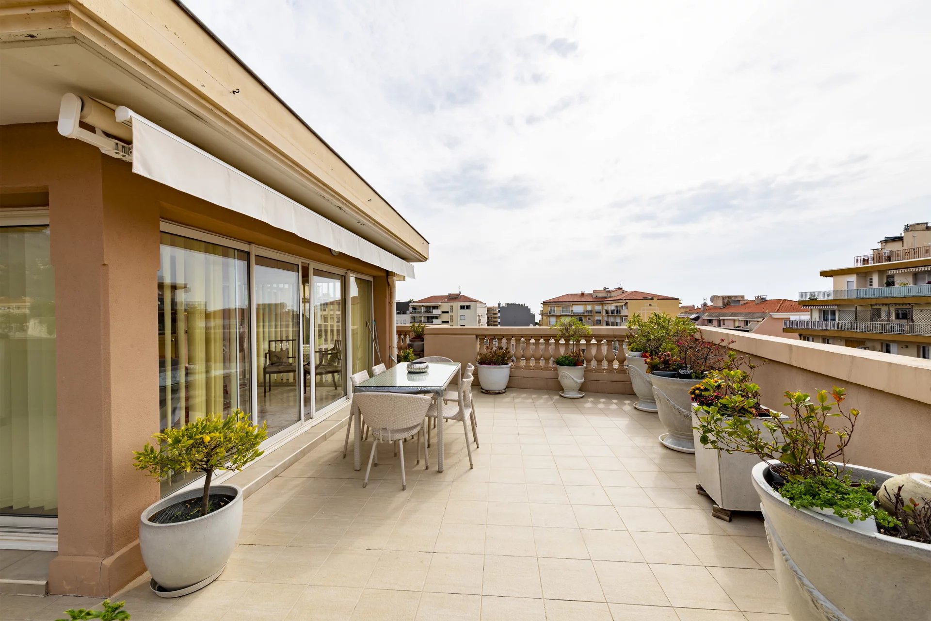 Agence immobilière de 