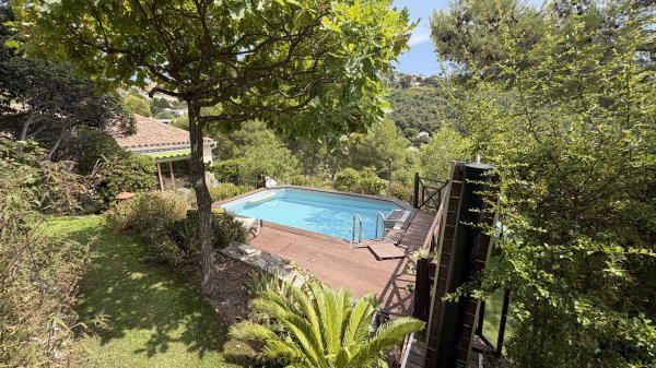 Charming 5-Room House with Pool and Sea View in La Turbie — photo 3