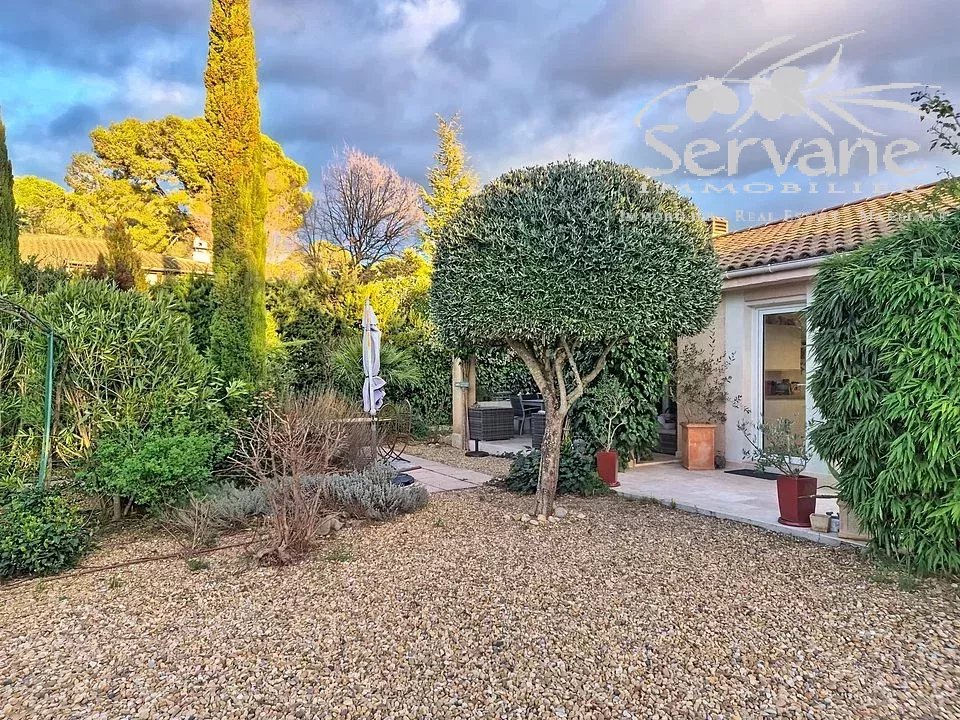 NICE VILLA 2 BEDROOMS WITH POOL  5 ROOMS