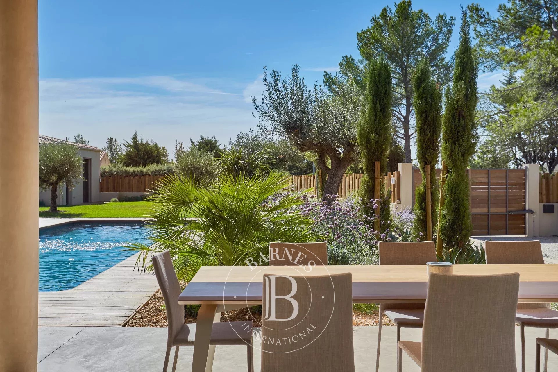 AIX-EN-PROVENCE — SINGLE-STORY HOUSE — 5 EN-SUITE BEDROOMS — HEATED POOL — WALKING DISTANCE TO AMENITIES - picture 20